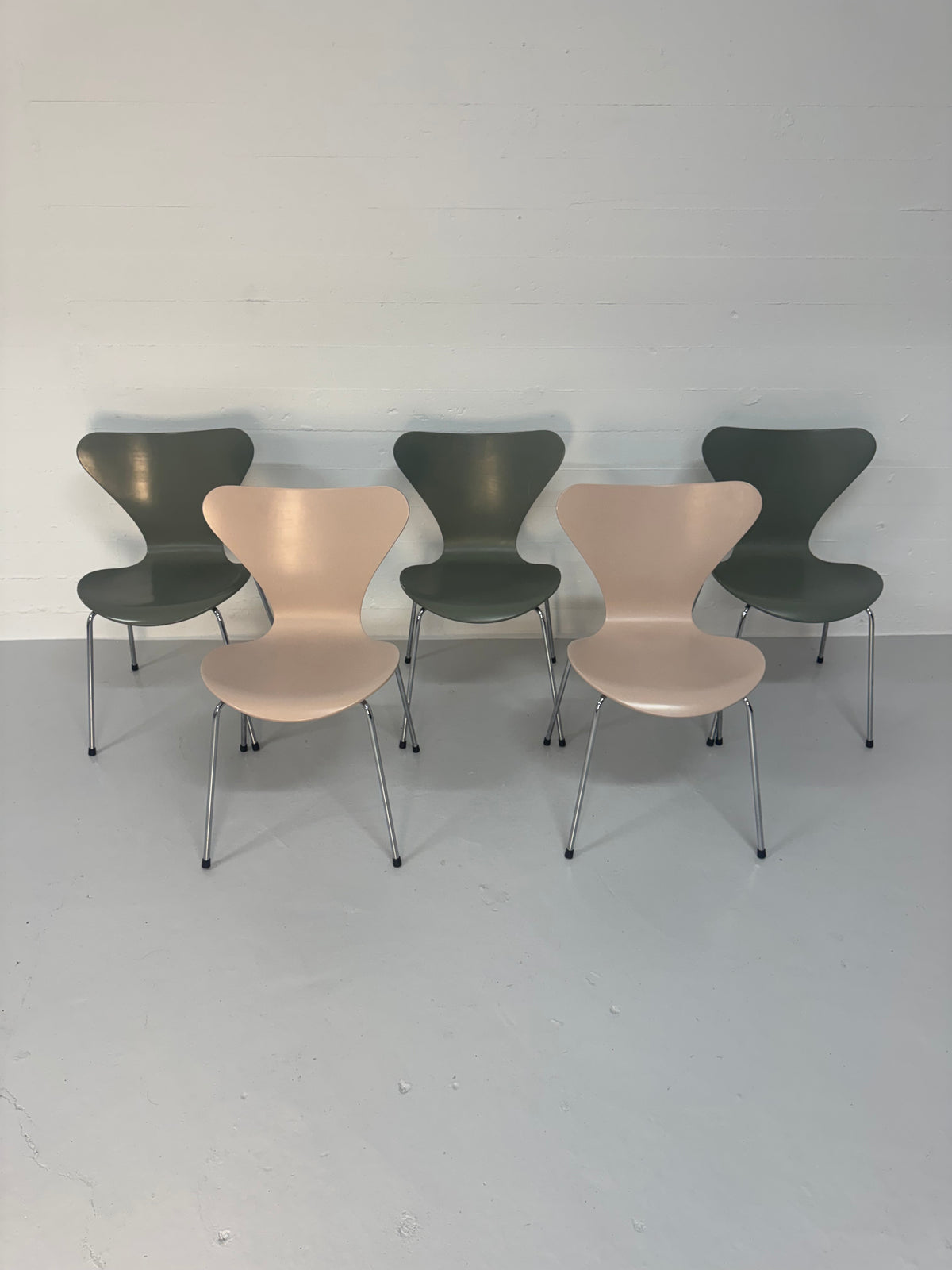 Arne Jacobsen ‘3107’ Fritz Hansen.