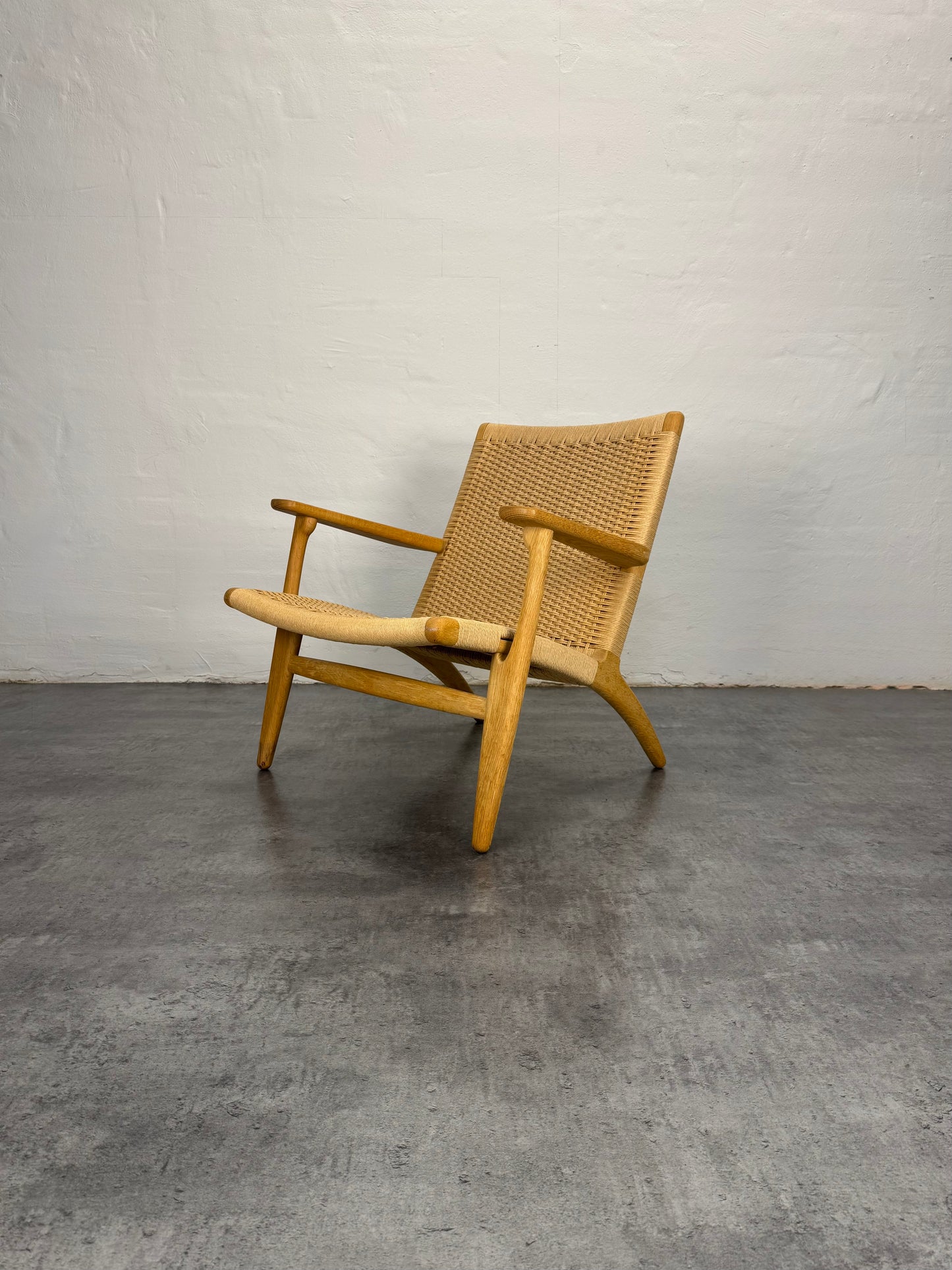 Hans J. Wegner ‘CH25’ egetræ.