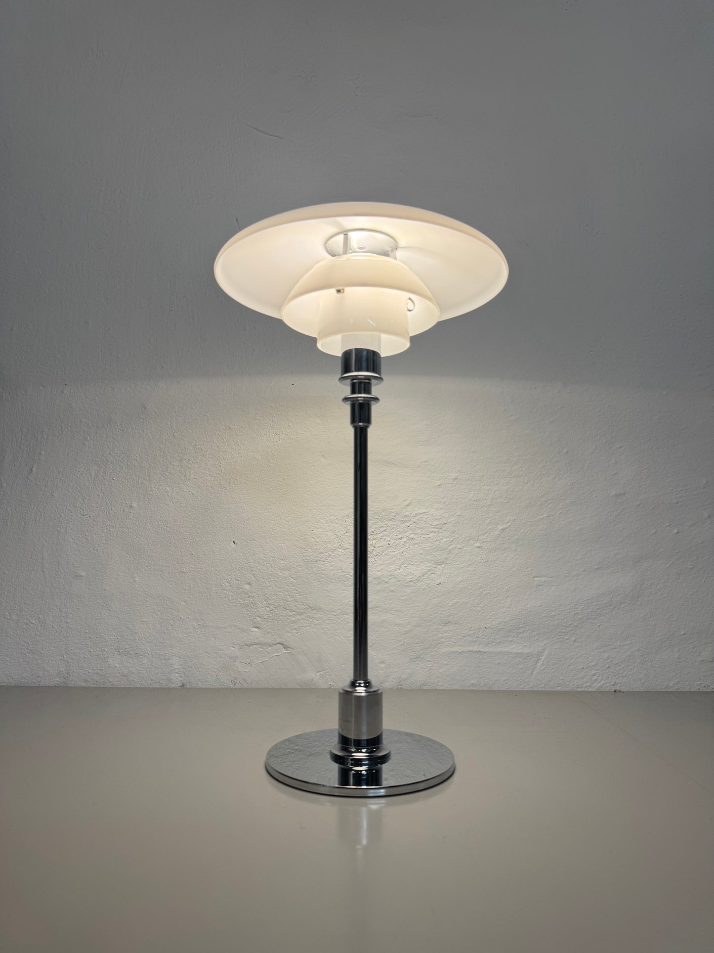 Poul Henningsen, “PH 2/1” Louis Poulsen.