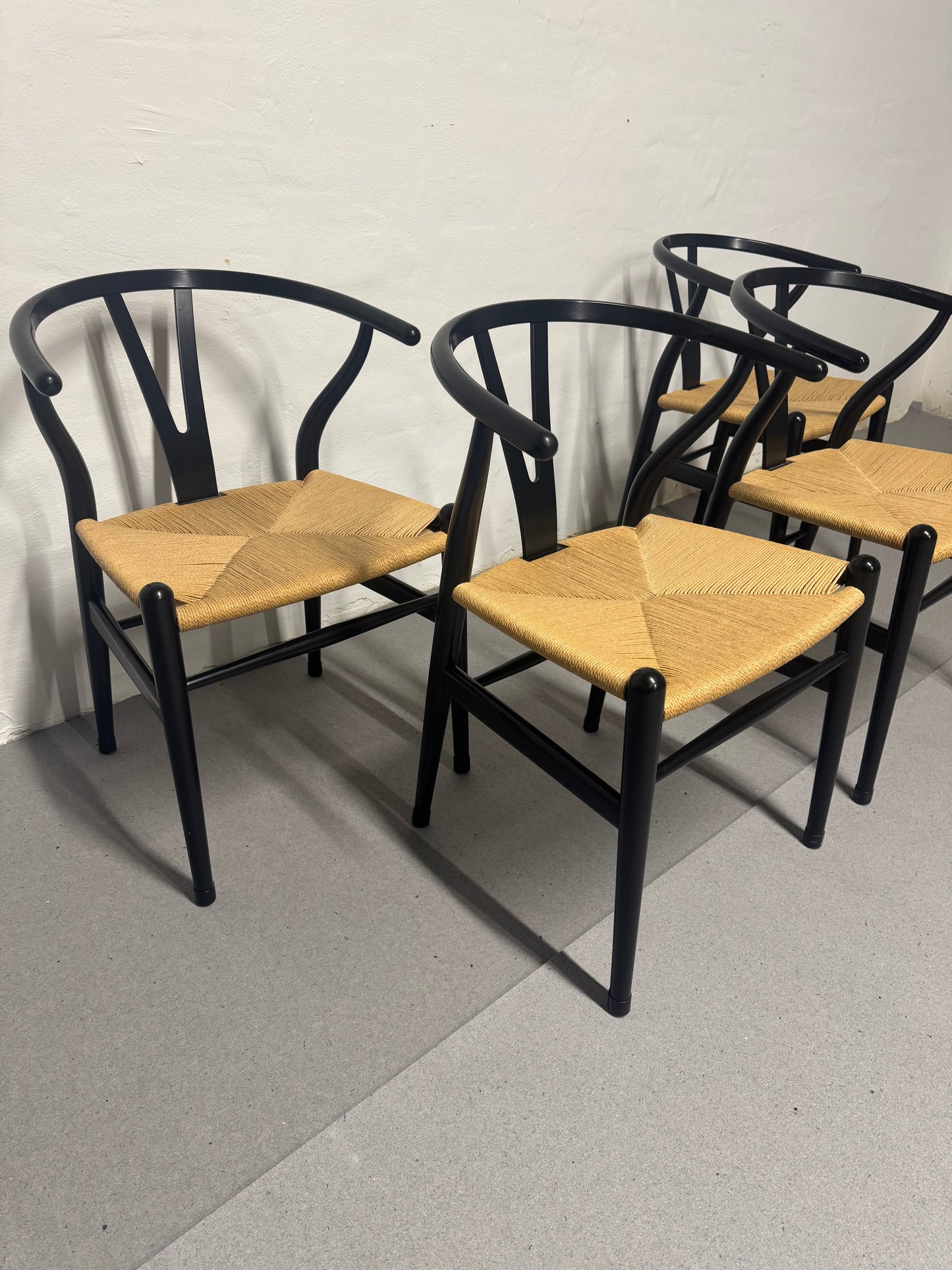 Hans J. Wegner ‘CH24’ ‘Y-stolen’ fremstillet hos Carl Hansen & Søn.