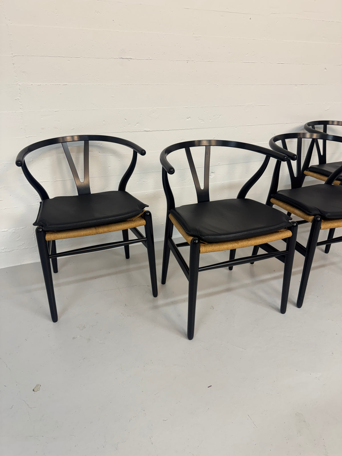 Hans J. Wegner ‘CH-24’ Carl Hansen & Søn.