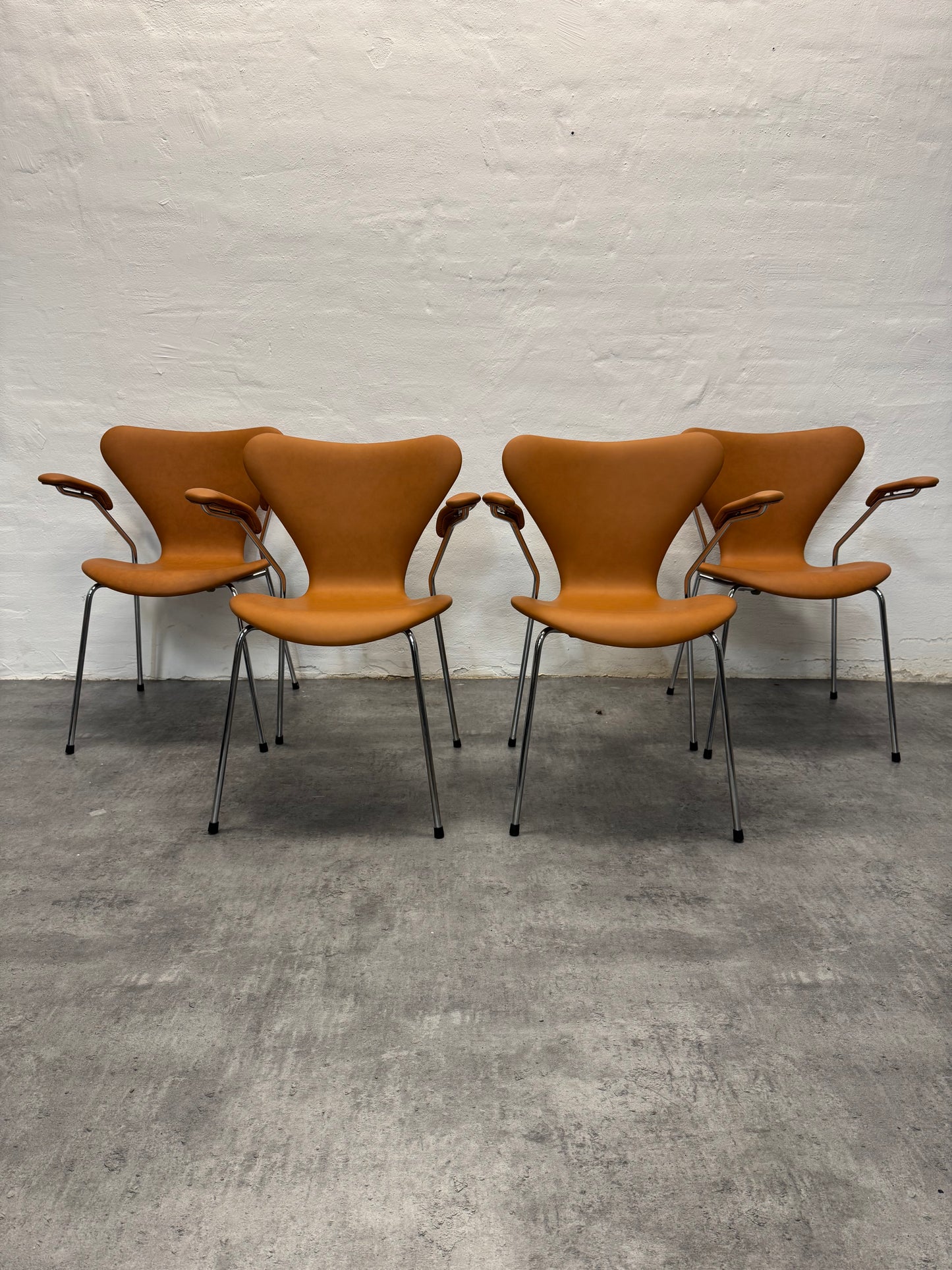 Nypolstret Arne Jacobsen ‘3207’ Fritz Hansen.