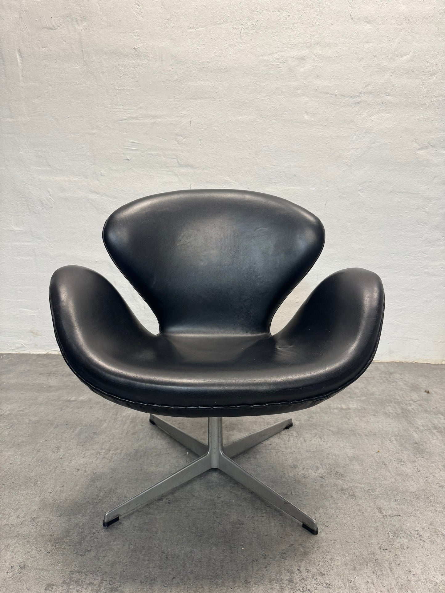 Arne Jacobsen ‘Svanen’ Fritz Hansen.