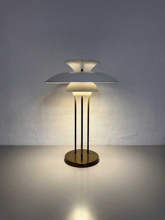 Poul Henningsen, “PH 5” bordlampe Louis Poulsen.
