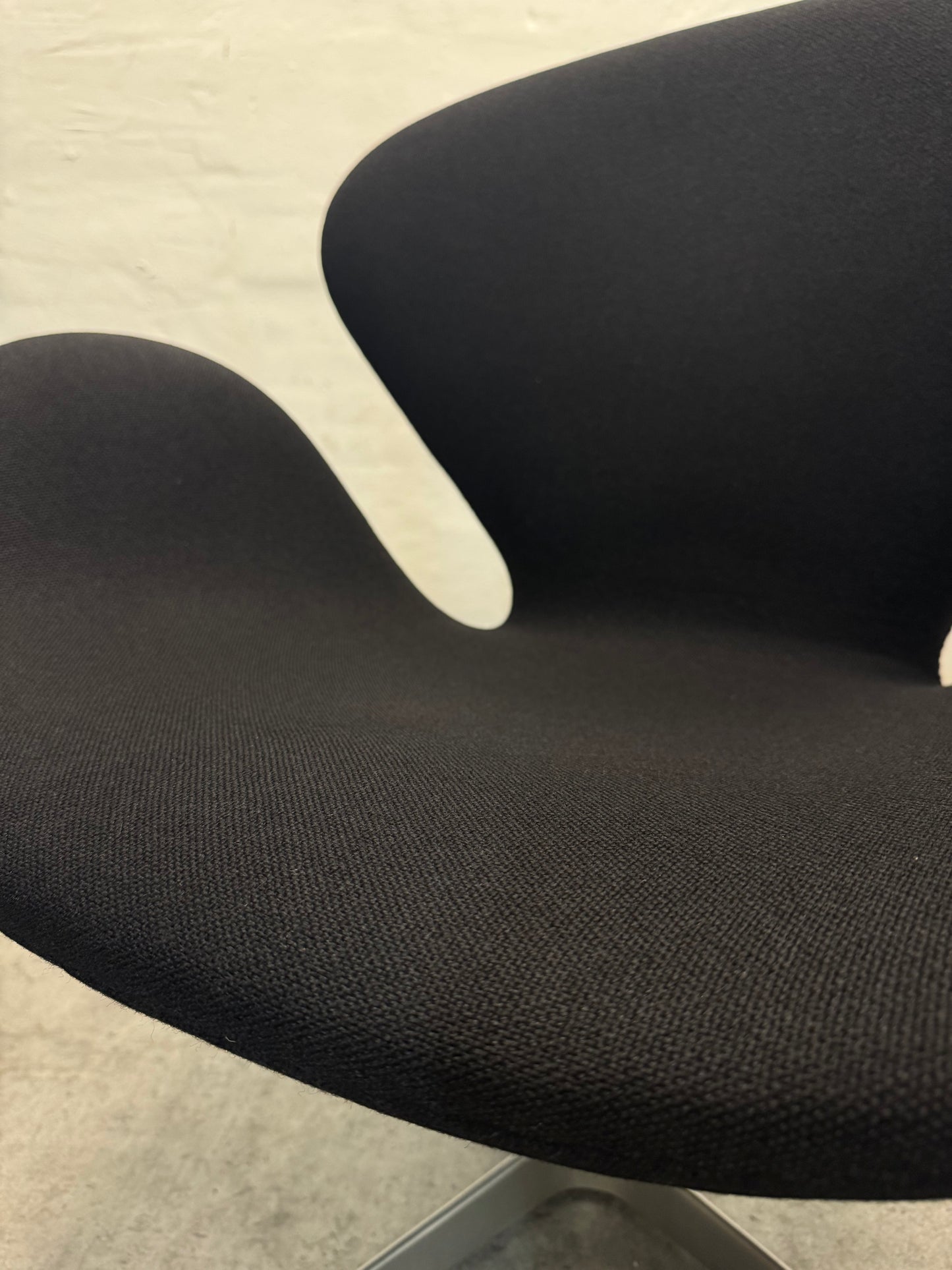 Arne Jacobsen ‘Svanen’ Fritz Hansen.