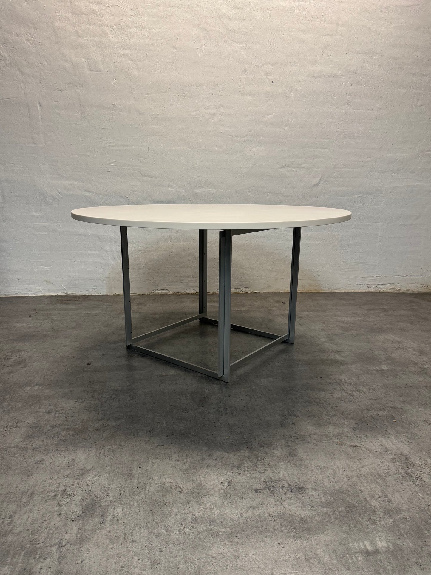 Poul Kjærholm ‘PK58’ Fritz Hansen.