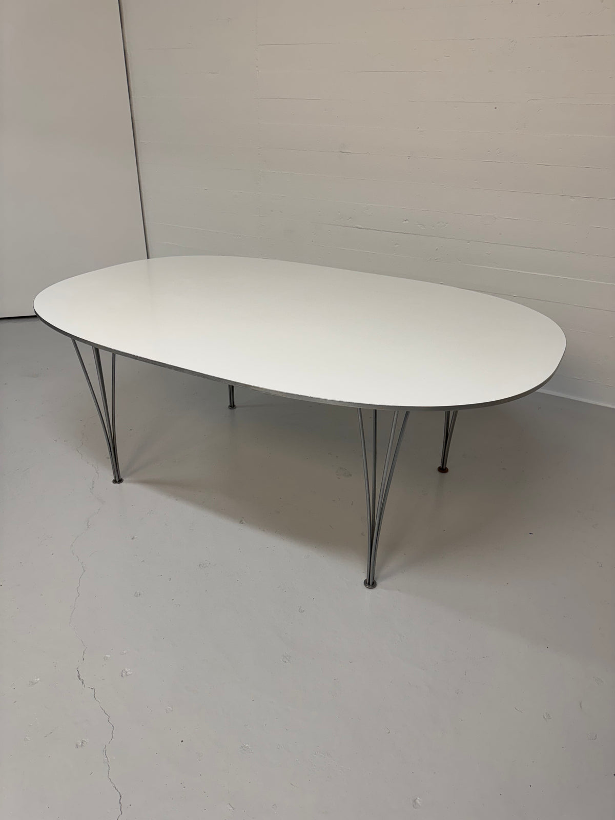 Piet Hein ‘Superellipse’ Fritz Hansen.