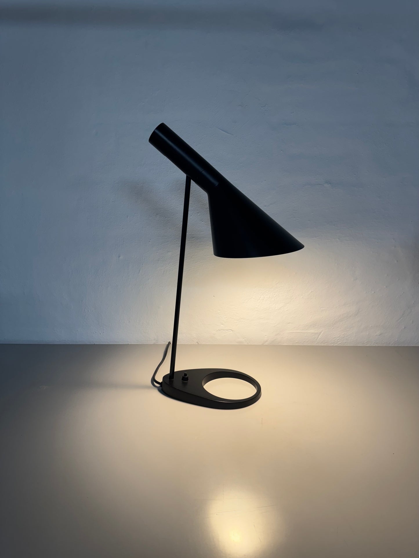 Arne Jacobsen, “Næbbet’ Louis Poulsen.