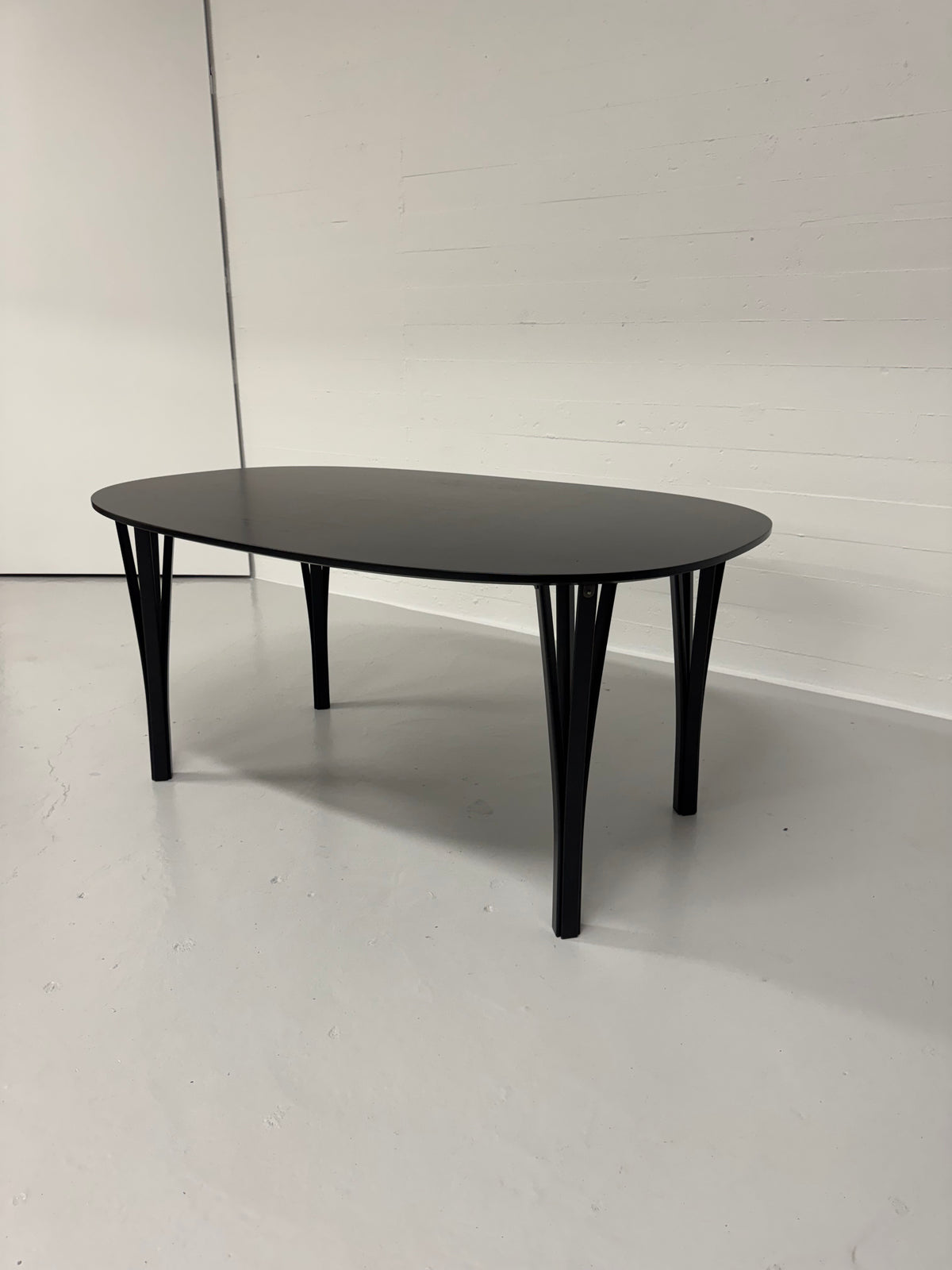 Piet Hein ‘Superellipse’ Fritz Hansen.
