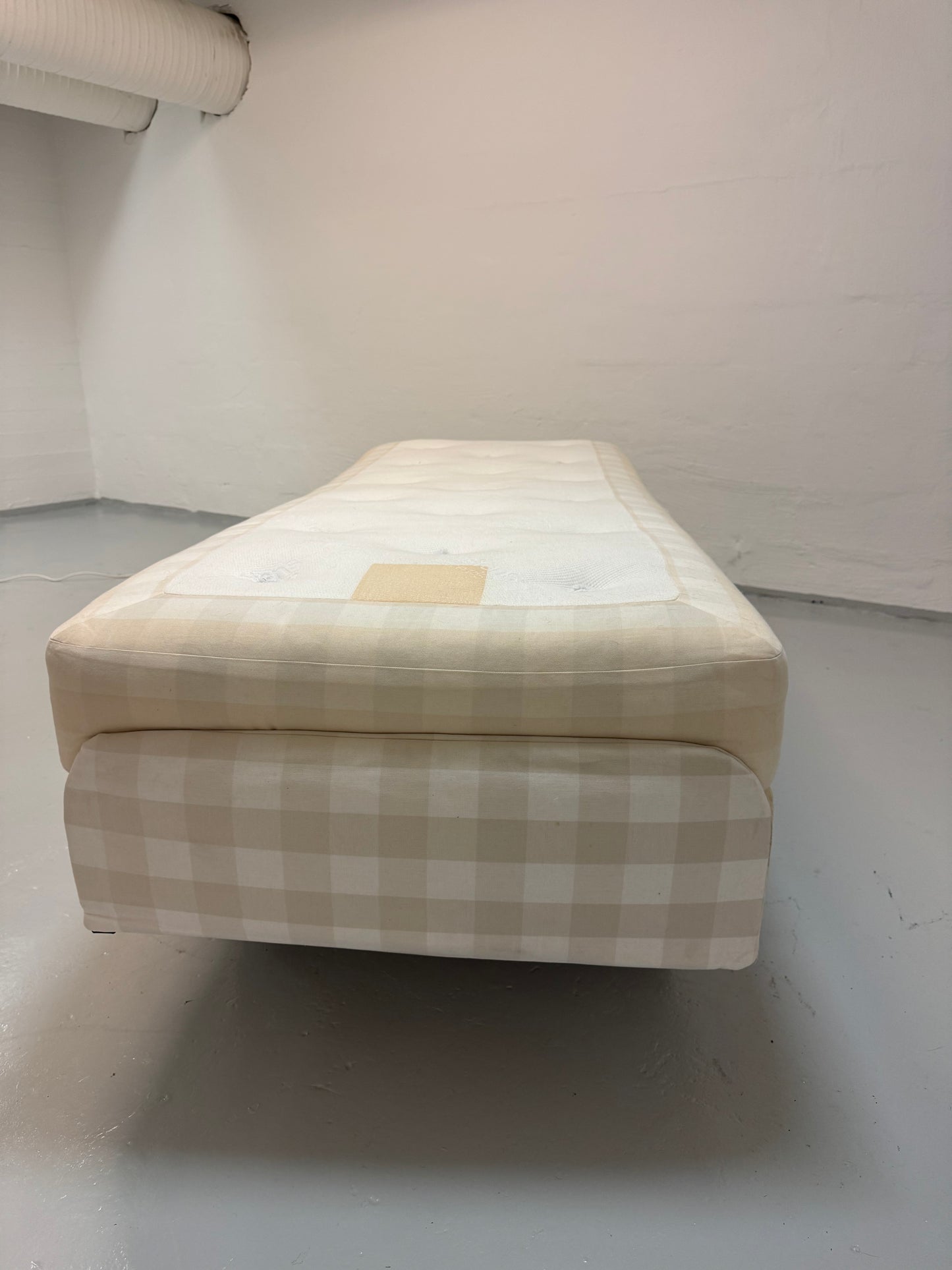 Hästens ‘Citation’ Adjustable elevationsseng – 90x210 cm