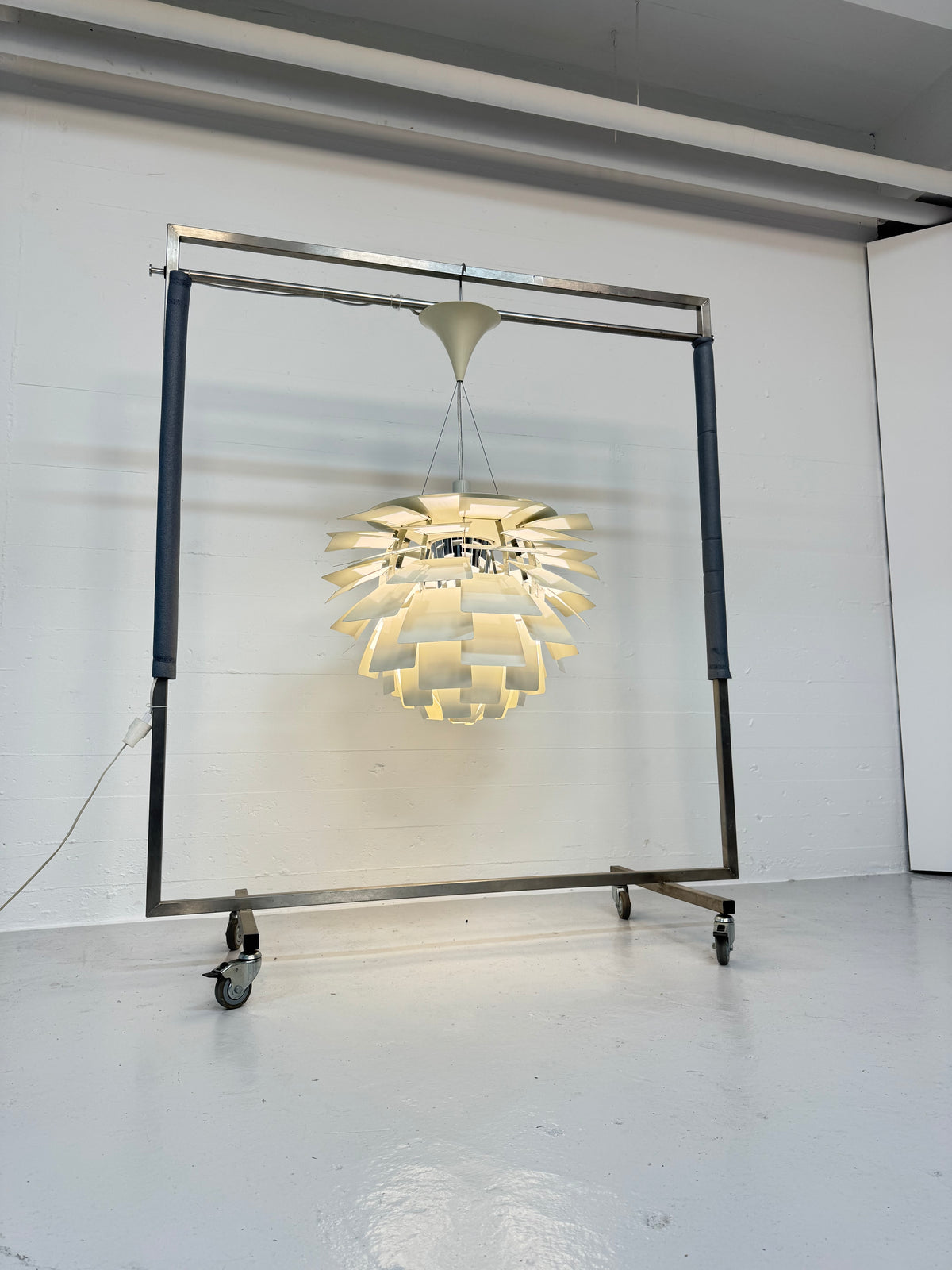 Ø72cm, Poul Henningsen ‘Koglen’ Louis Poulsen.