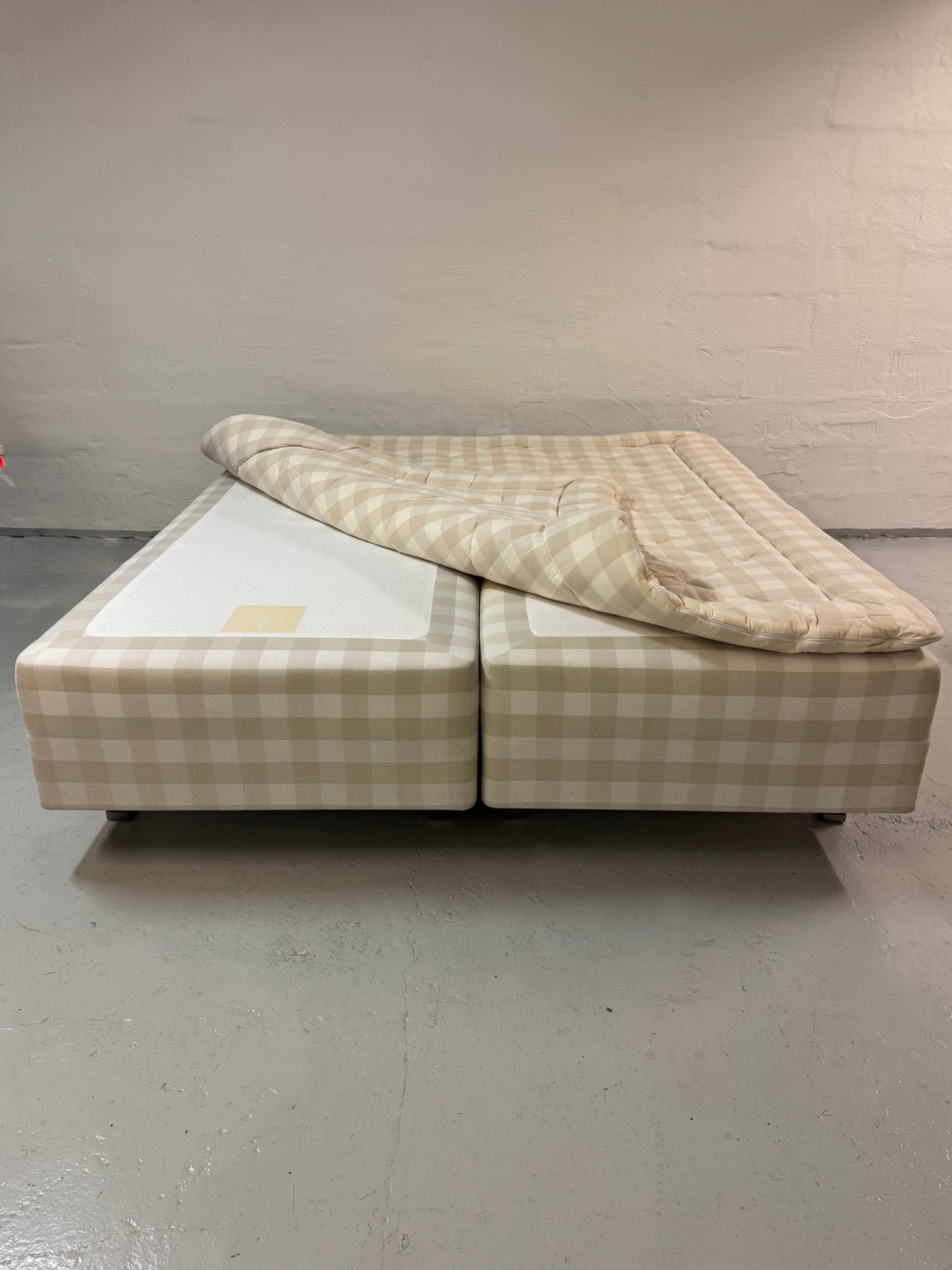 Hästens ‘Superia’ dobbeltseng, med BJX Luxury topmadras.
