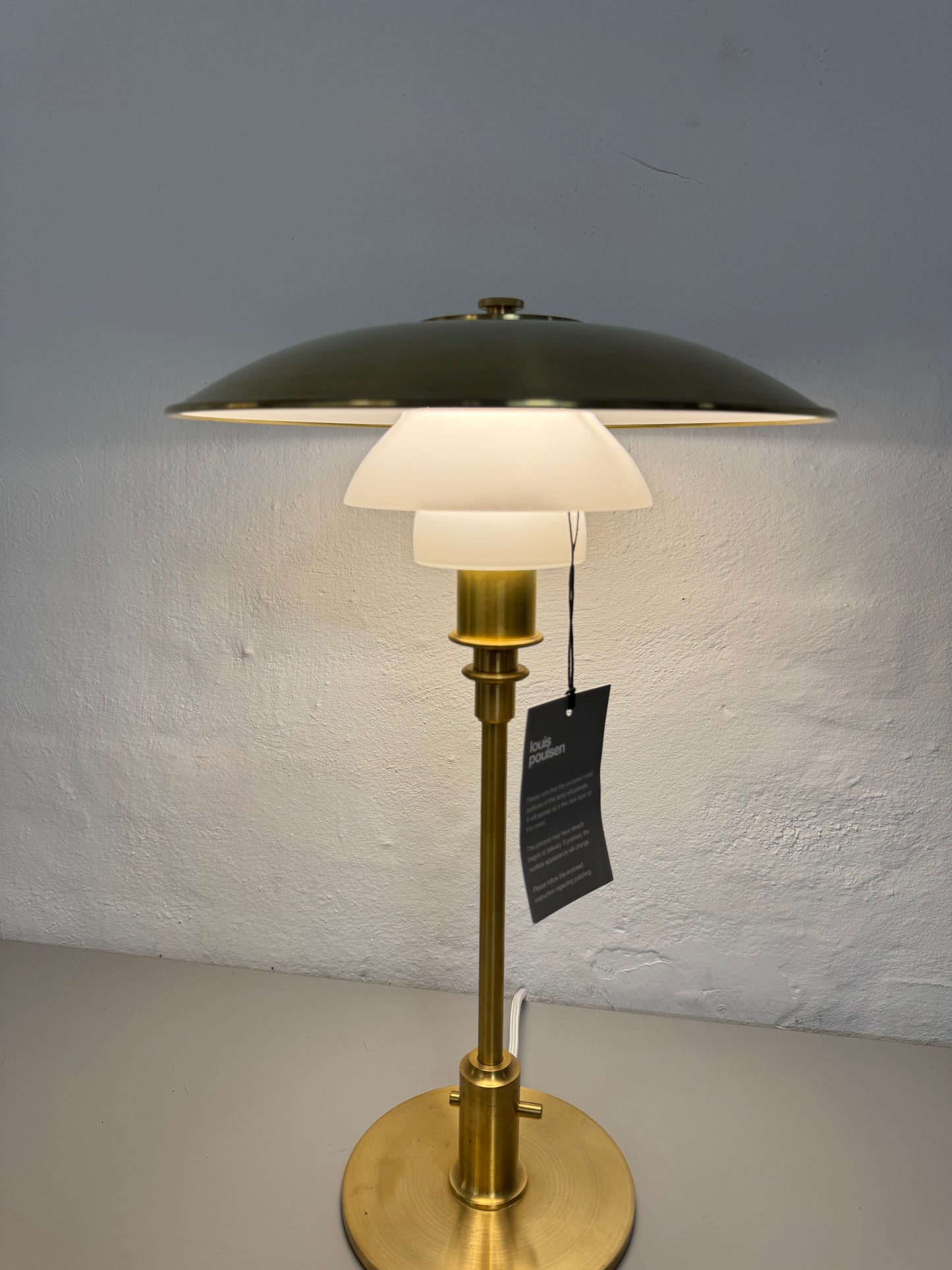 Poul Henningsen ‘PH 3/2’ Louis Poulsen.