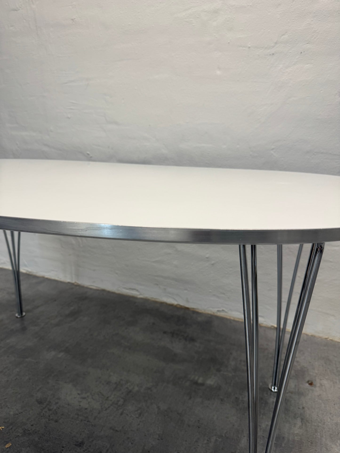 Piet Hein, “Superellipse” spisebord Fritz Hansen.