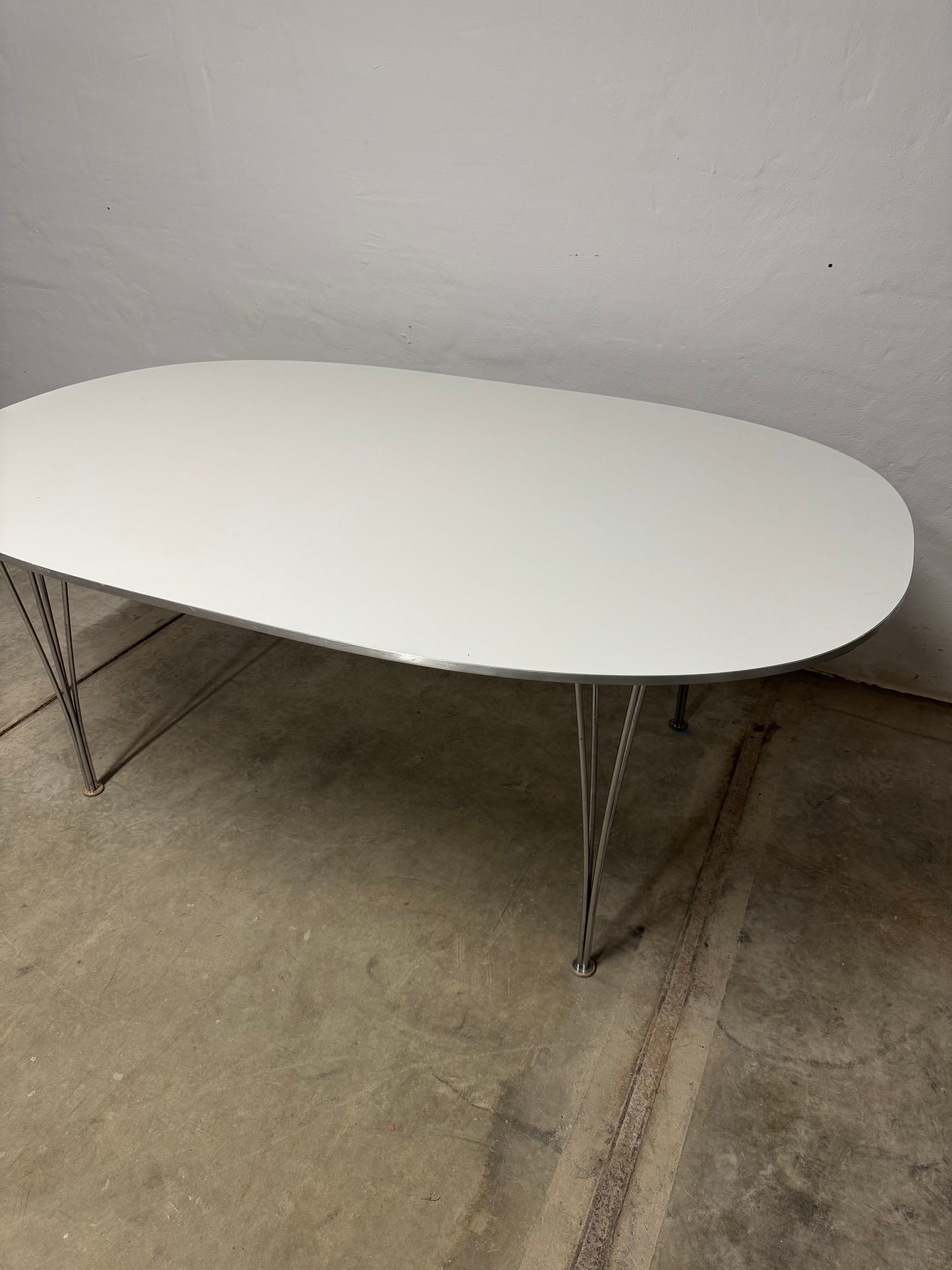 Piet Hein & Bruno Mathsson ‘Superellipse’ spisebord, Fritz Hansen.
