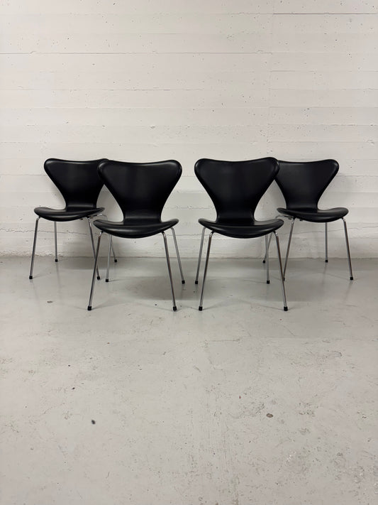 Arne Jacobsen ‘Syveren/3107’ Fritz Hansen.