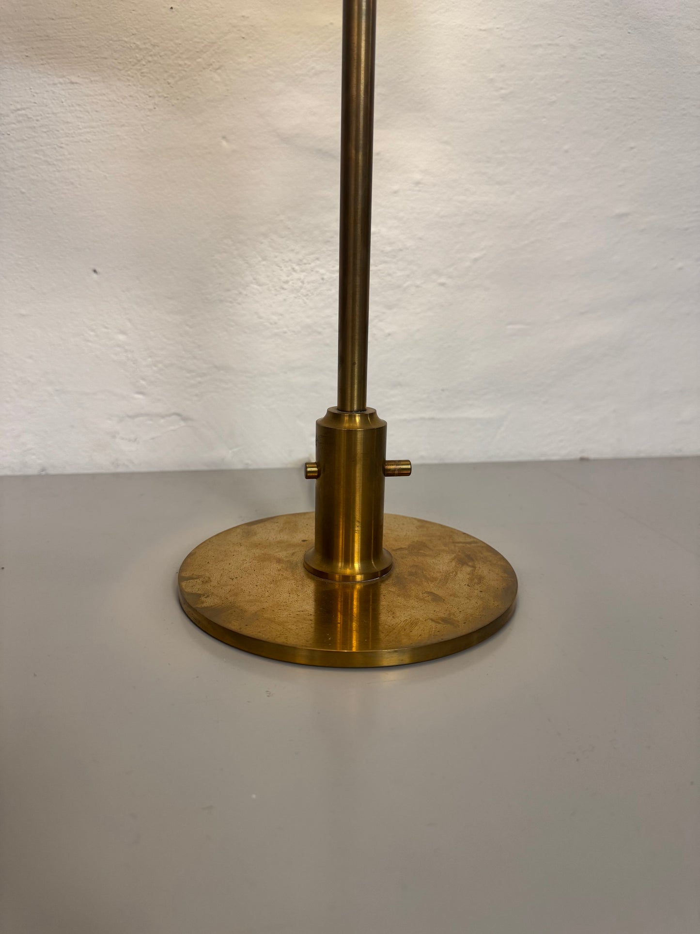 Poul Henningsen, “PH 3/2” Louis Poulsen.