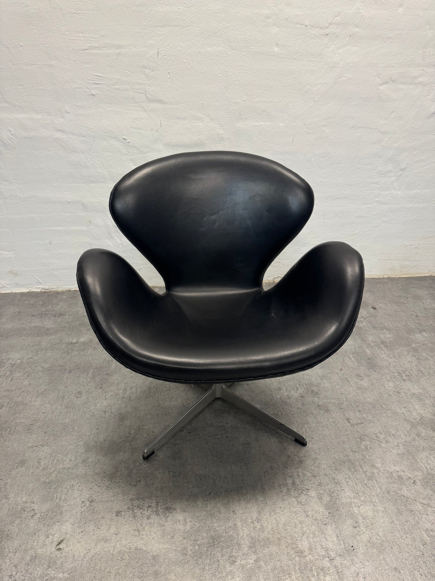 Arne Jacobsen ‘Svanen’ Fritz Hansen.