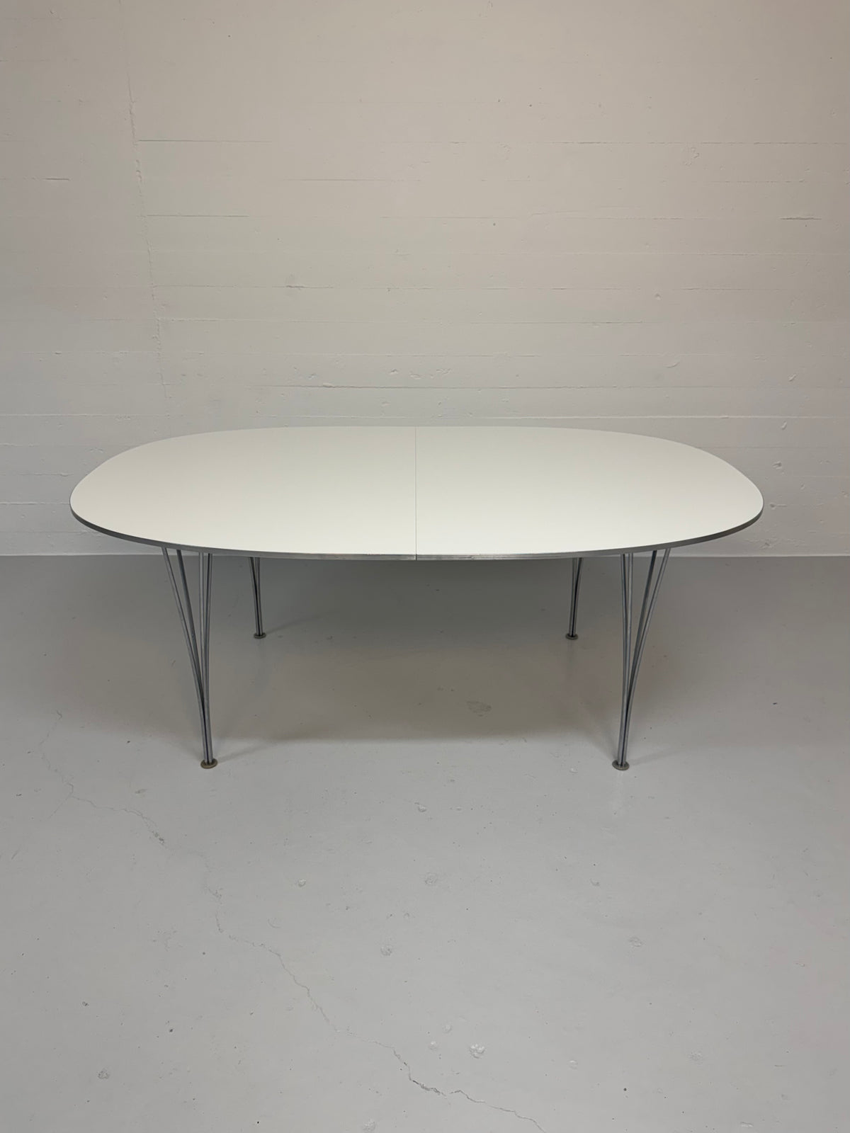 Piet Hein ‘Superellipse’ Fritz Hansen.