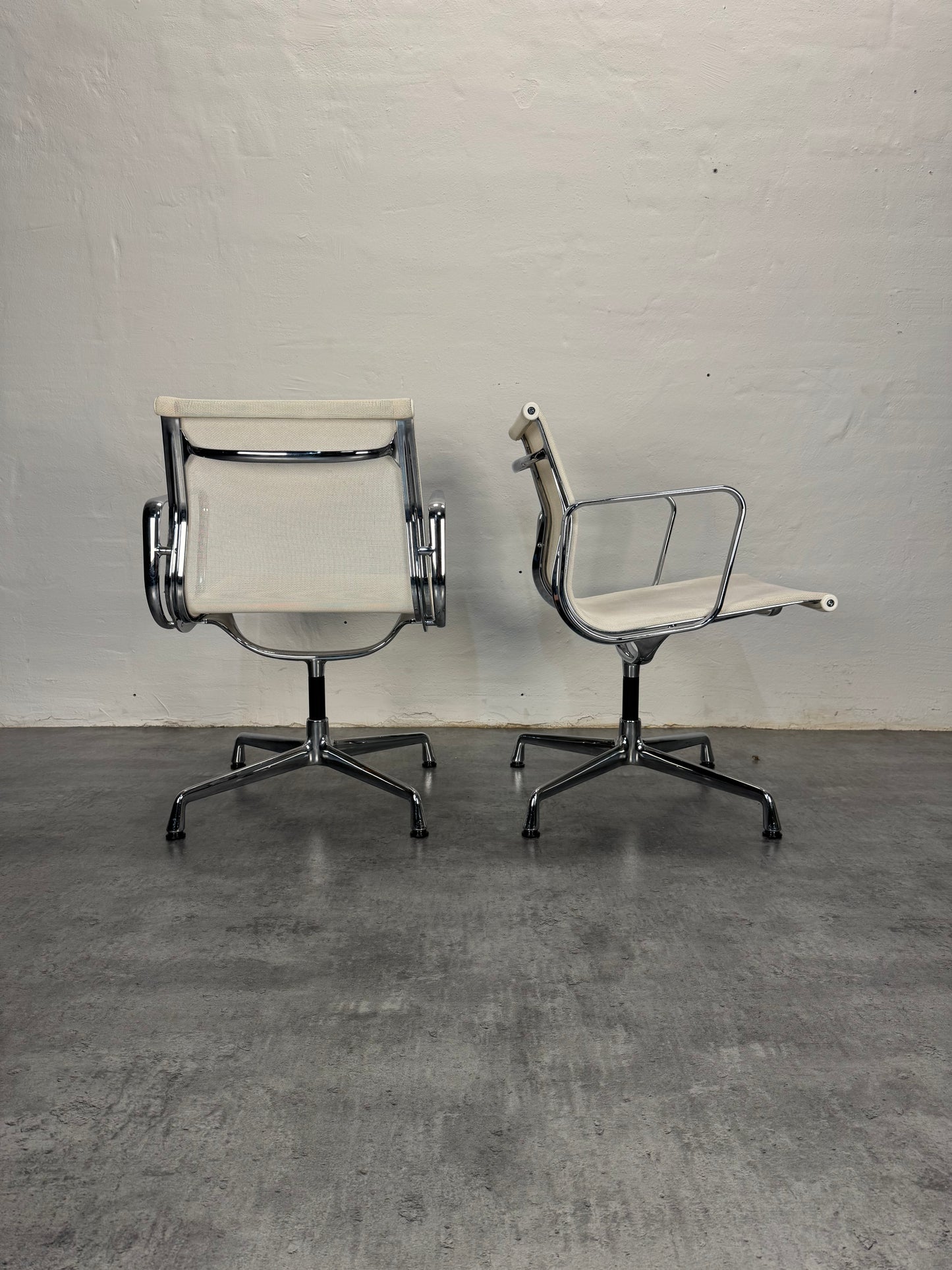 Charles Eames ‘EA107’ kontorstol, Vitra.