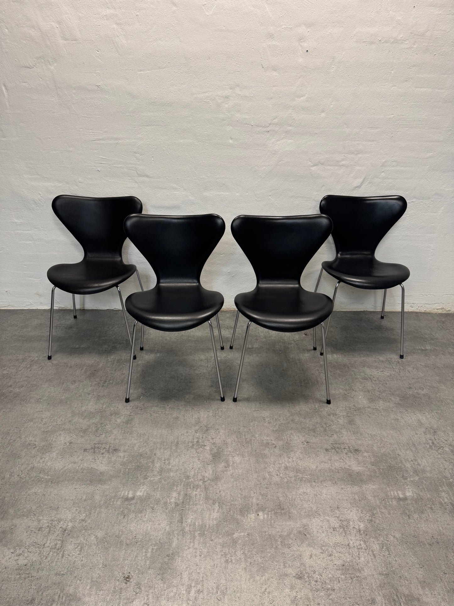 Arne Jacobsen ‘Syveren/3107’ Fritz Hansen.