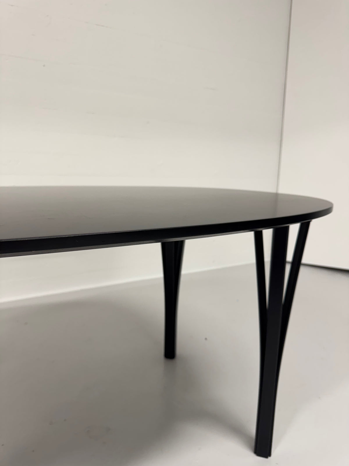 Piet Hein ‘Superellipse’ Fritz Hansen.