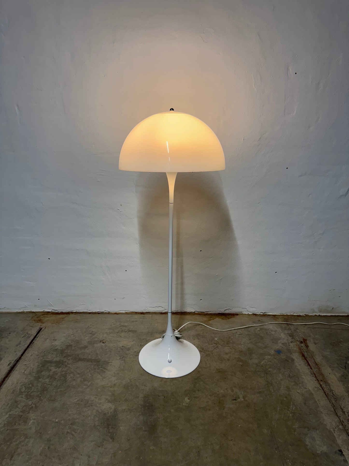 Verner Panton, “Panthella” Louis Poulsen.