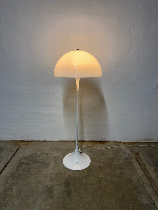 Verner Panton, “Panthella” Louis Poulsen.