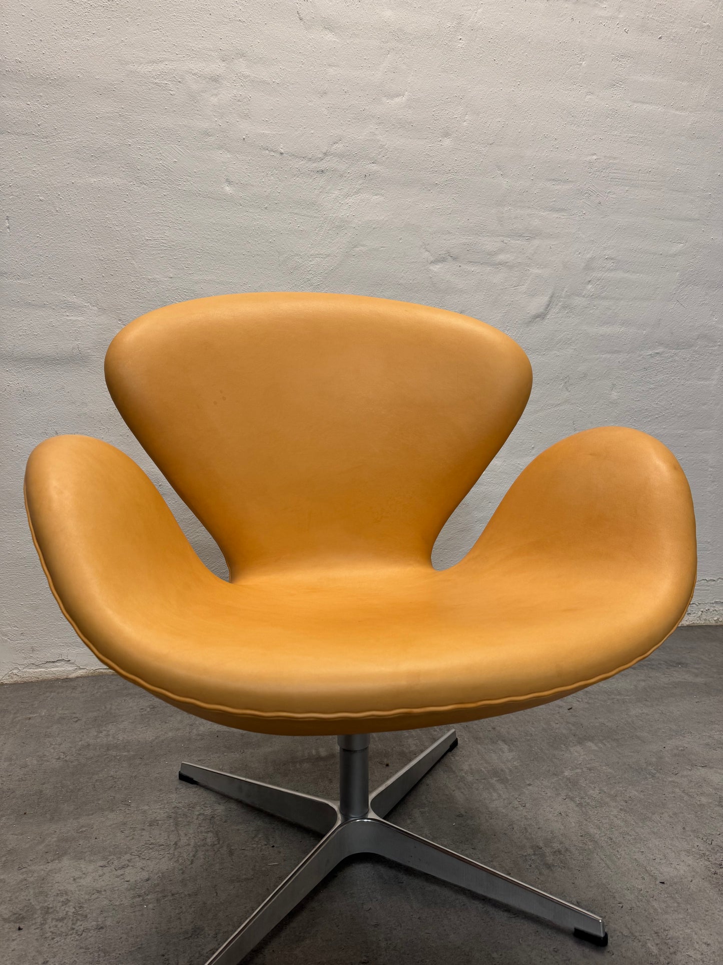 ORIGINAL POLSTRING Arne Jacobsen ‘Svanen’ Fritz Hansen - 2023.