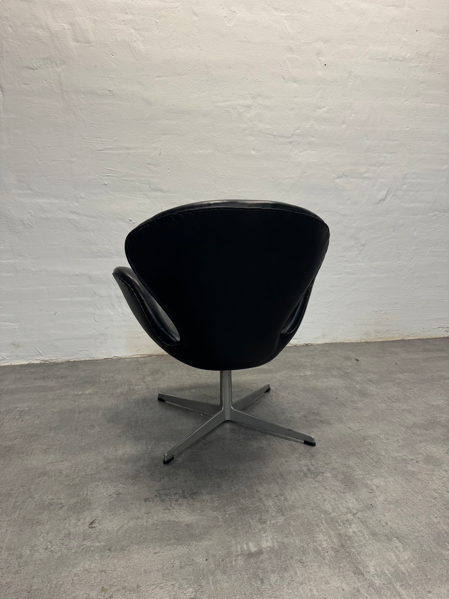Arne Jacobsen ‘Svanen’ Fritz Hansen.