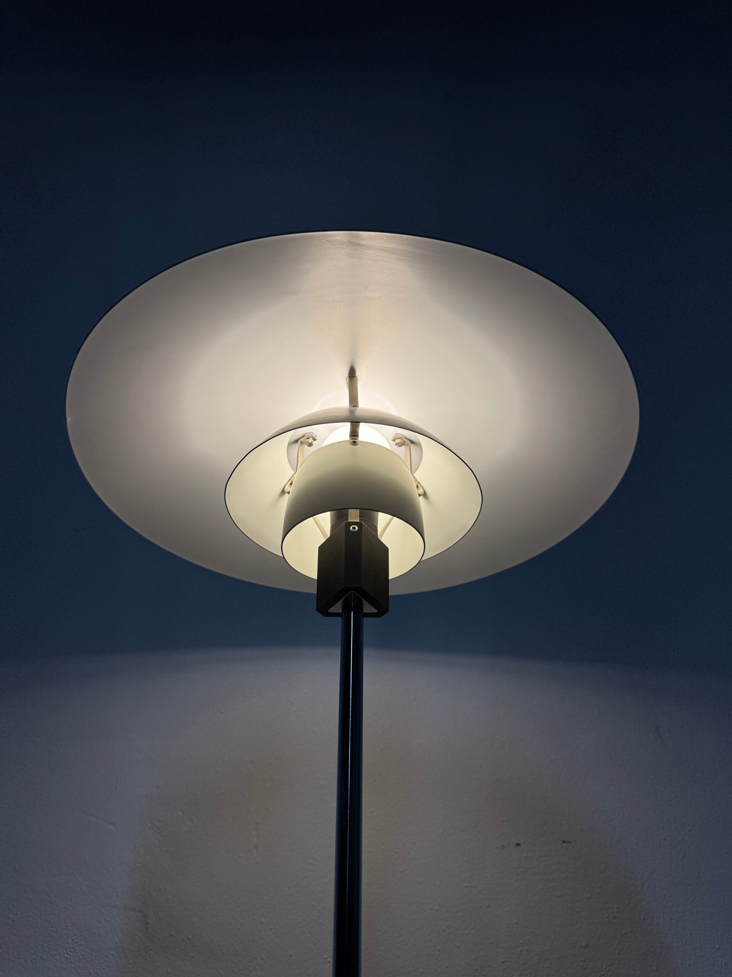 Poul Henningsen, “PH 4/3” Louis Poulsen.