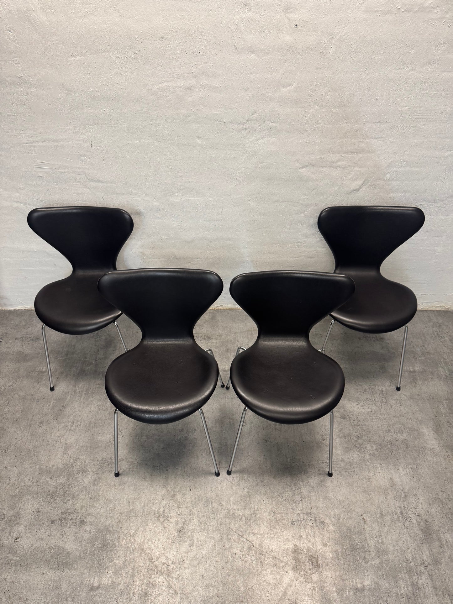 Arne Jacobsen ‘3107’ Fritz Hansen.