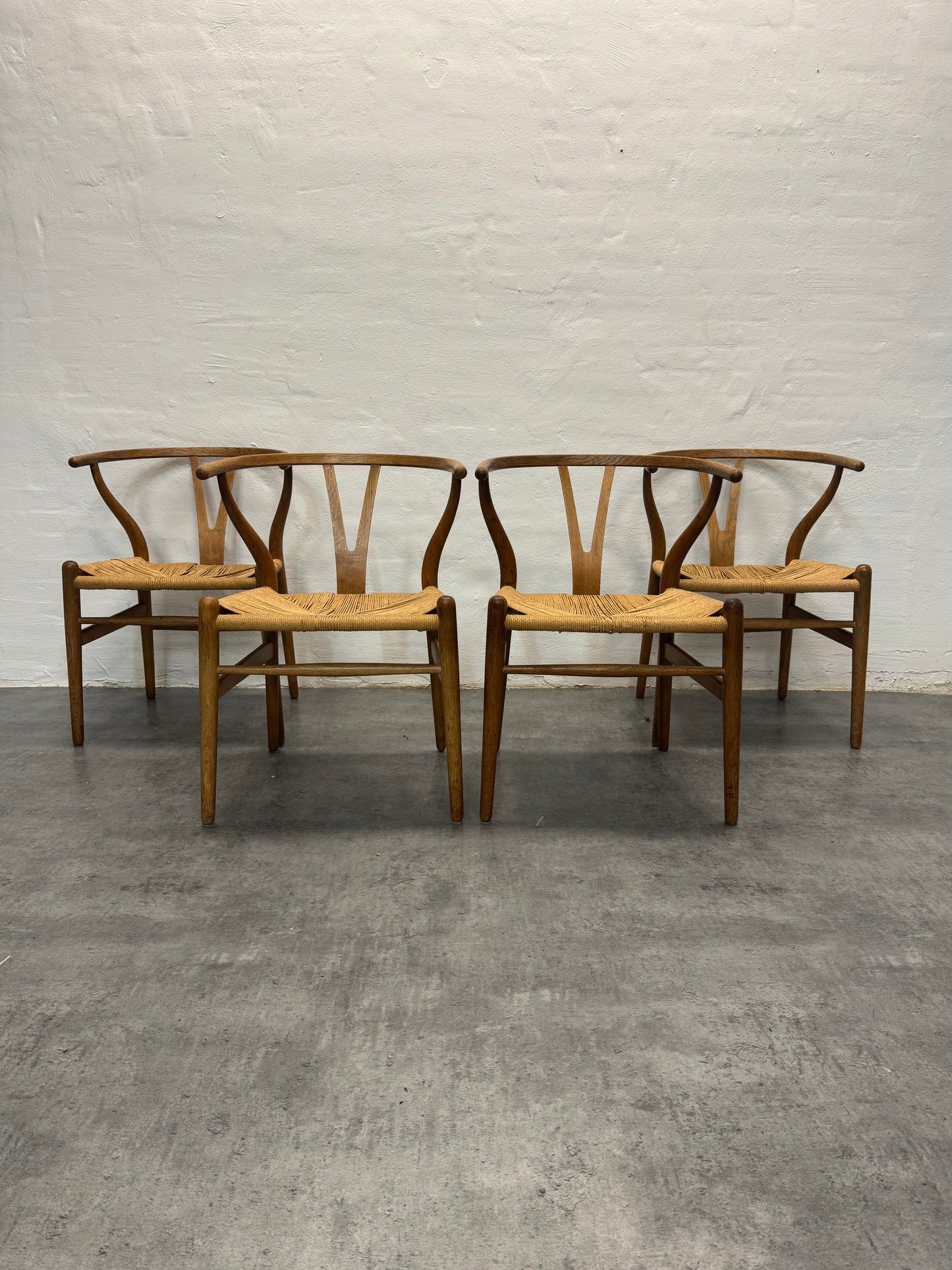 Eg, Hans J. Wegner ‘CH24/Y-stolen’ Carl Hansen & Søn.