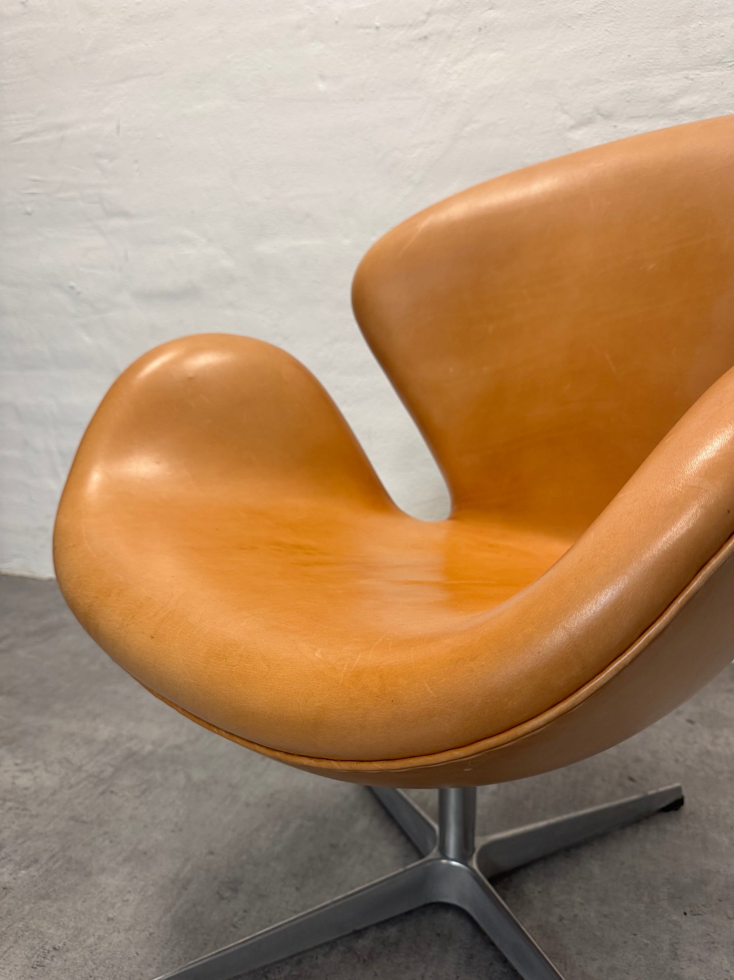 Arne Jacobsen ‘Svanen’ Fritz Hansen.