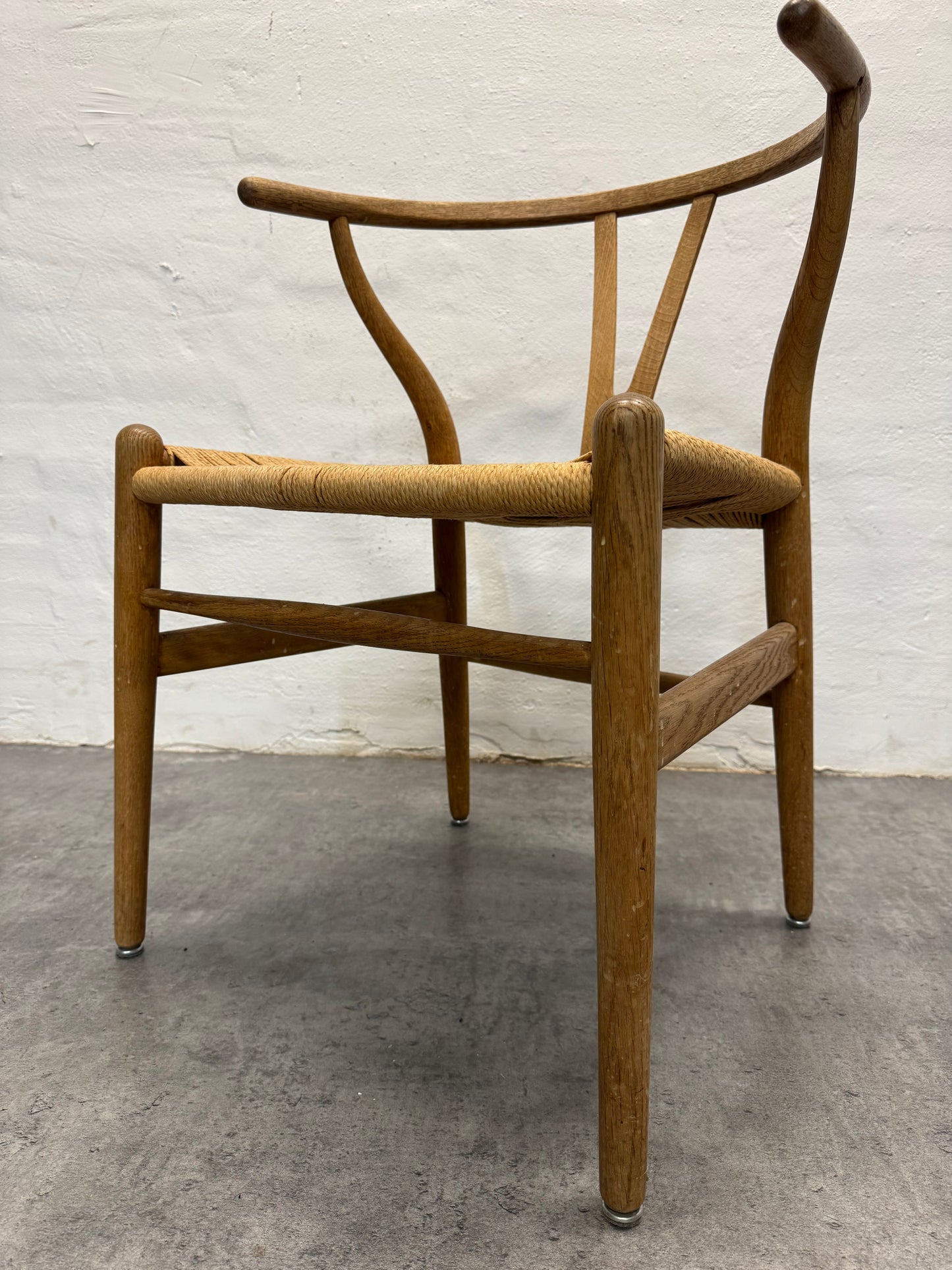 Hans J. Wegner ‘CH-24’ Carl Hansen & Søn.