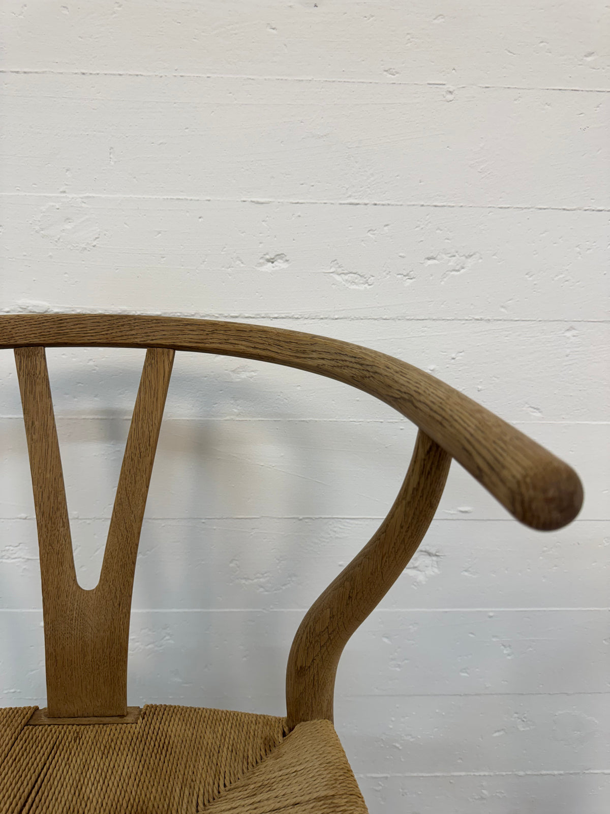 Hans J. Wegner ‘CH-24’ Carl Hansen & Søn.