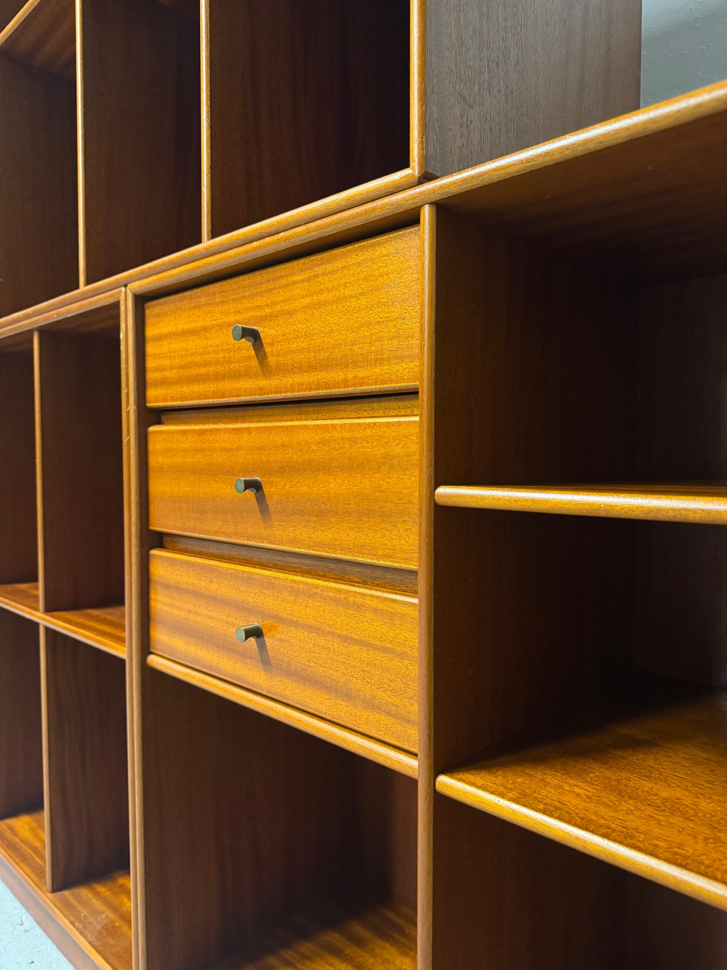 Peter J. Lassen, Montana reolmoduler.