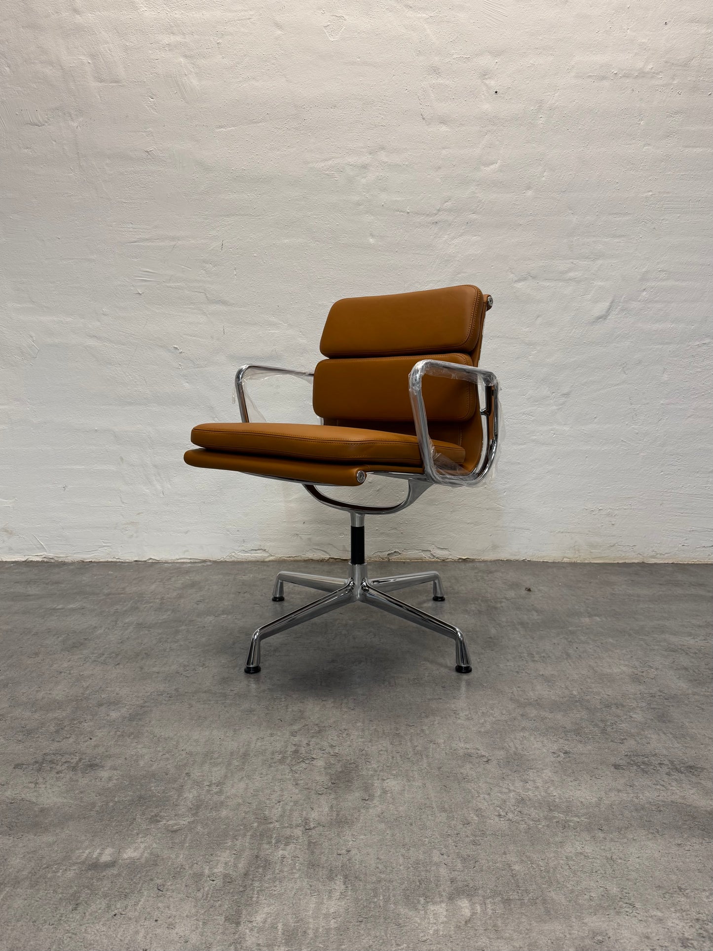 Charles Eames ‘EA-208’ softpad kontorstol.