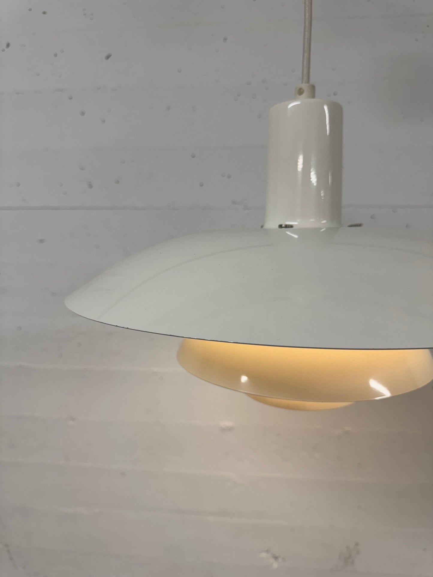 Poul Henningsen, “PH 4 1/2 4” Louis Poulsen.