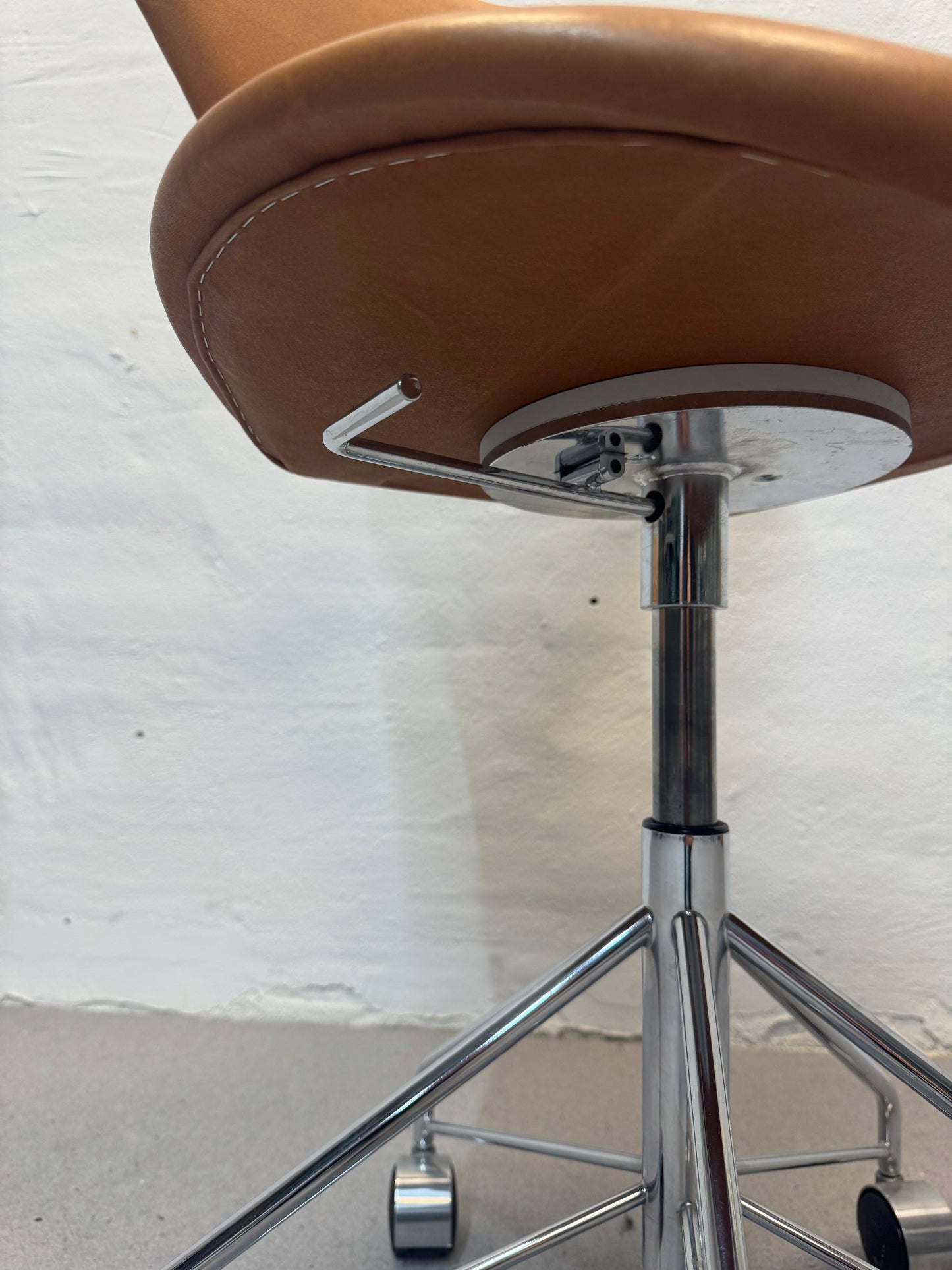 Arne Jacobsen ‘Syveren/3117’ Fritz Hansen.