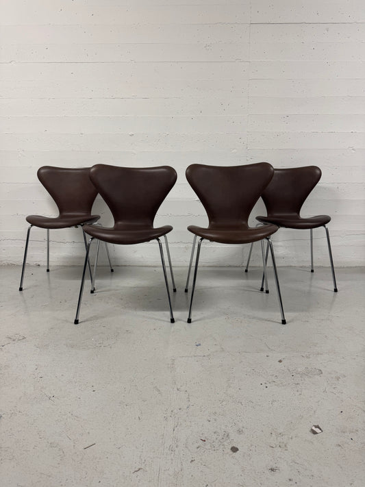 Arne Jacobsen ‘Syveren/3107’ Fritz Hansen.