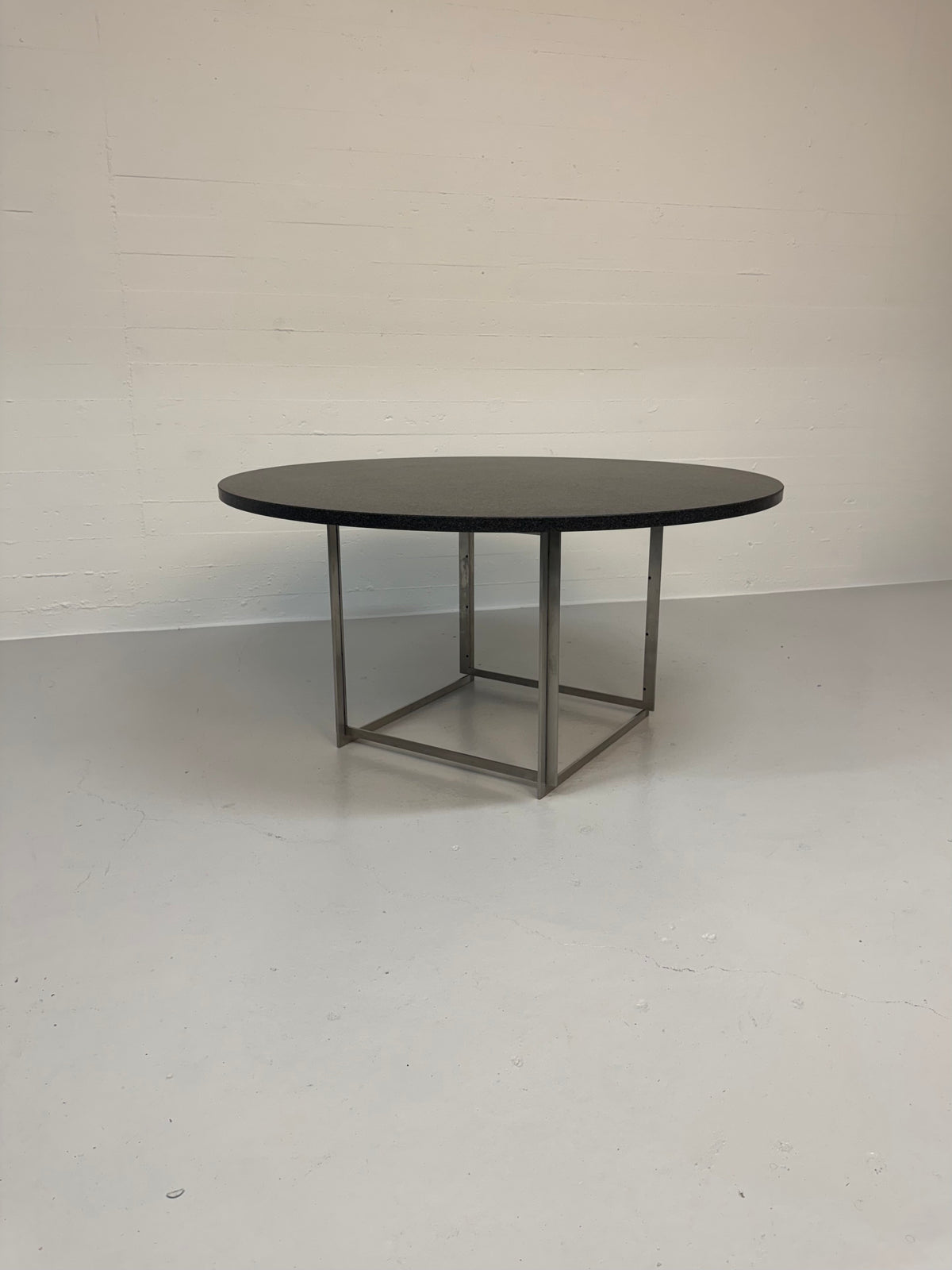 Poul Kjærholm ‘PK-54’ Fritz Hansen.