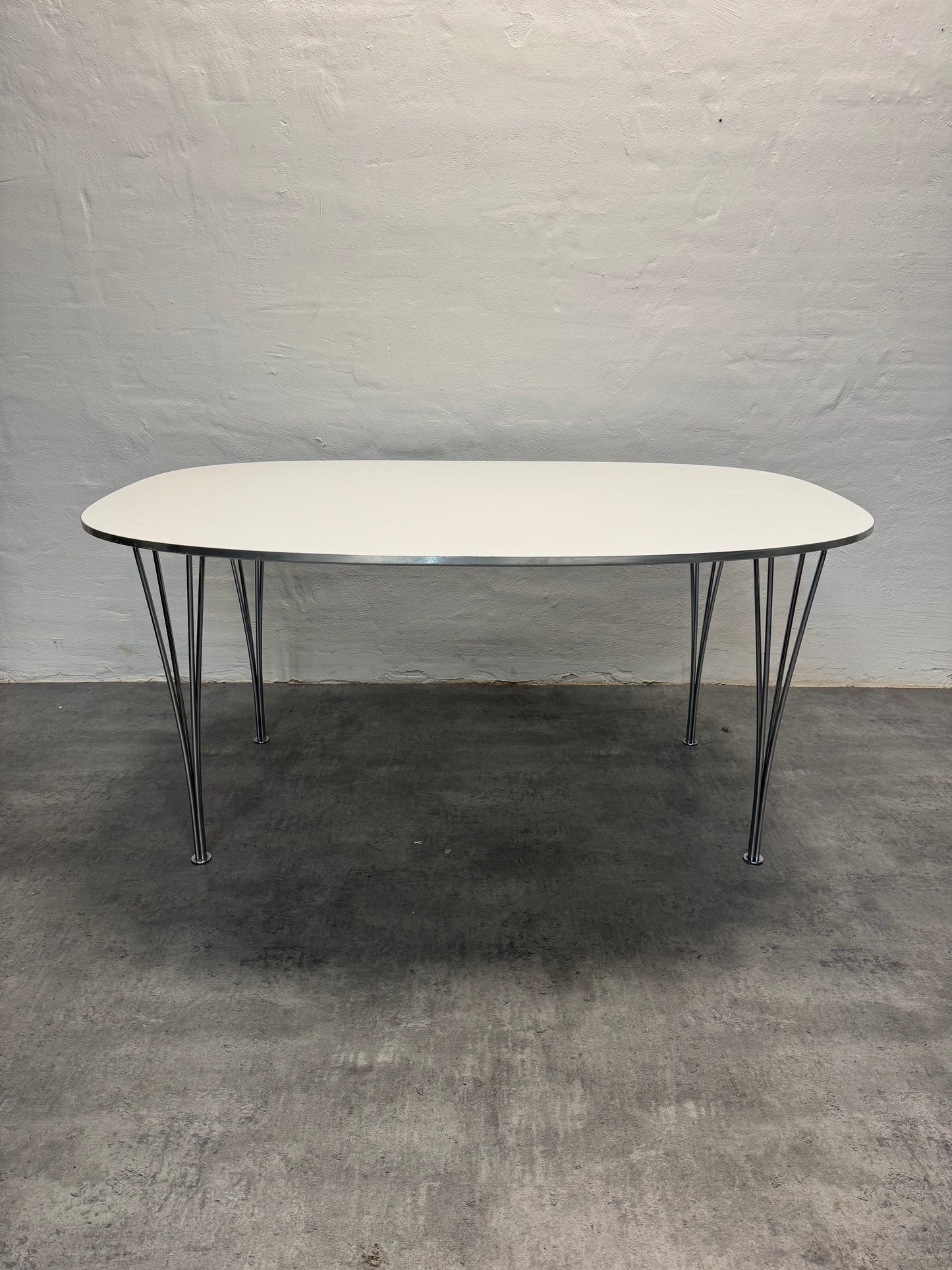 Piet Hein, “Superellipse” spisebord Fritz Hansen.