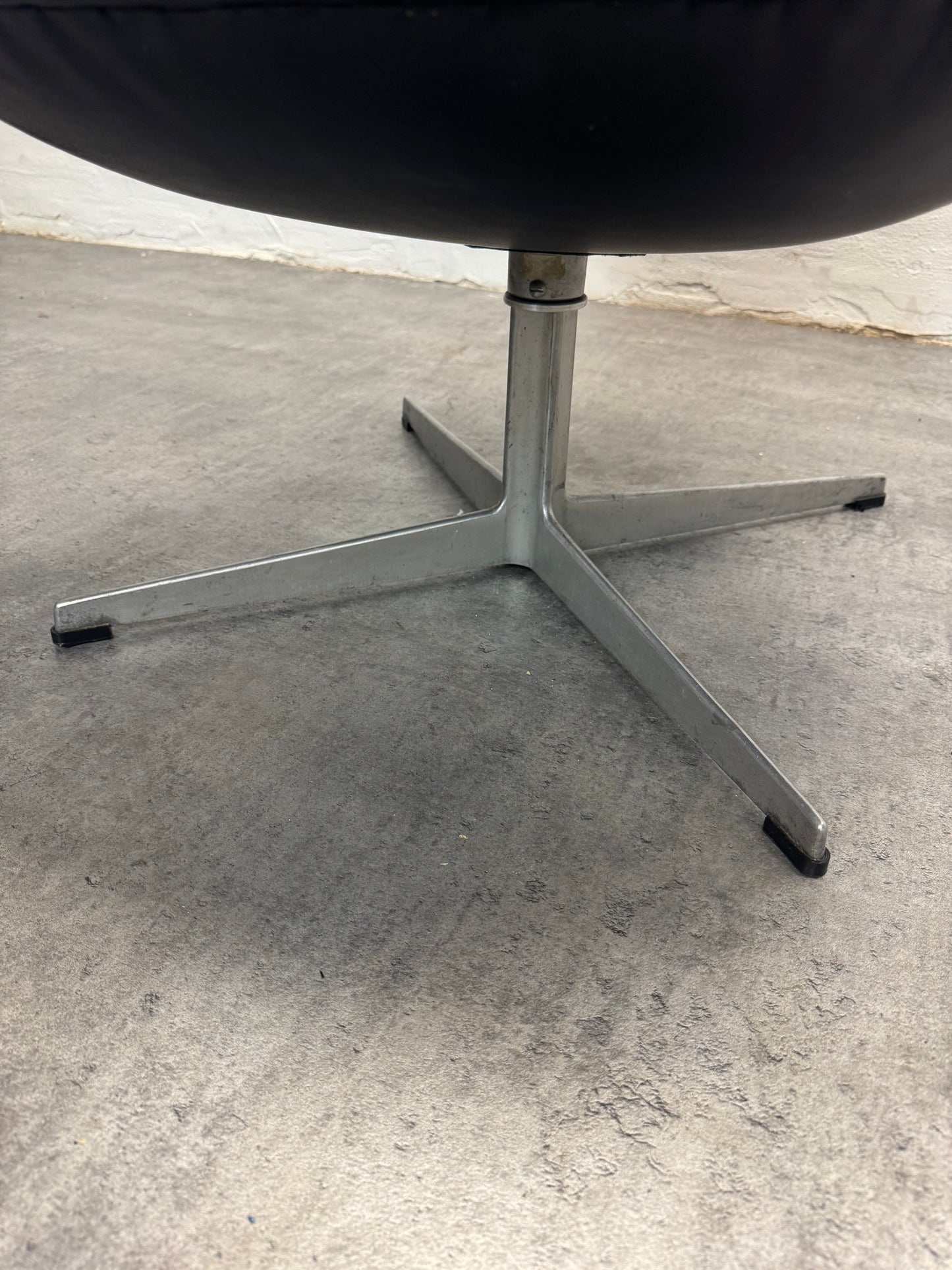 Arne Jacobsen ‘Svanen’ Fritz Hansen.