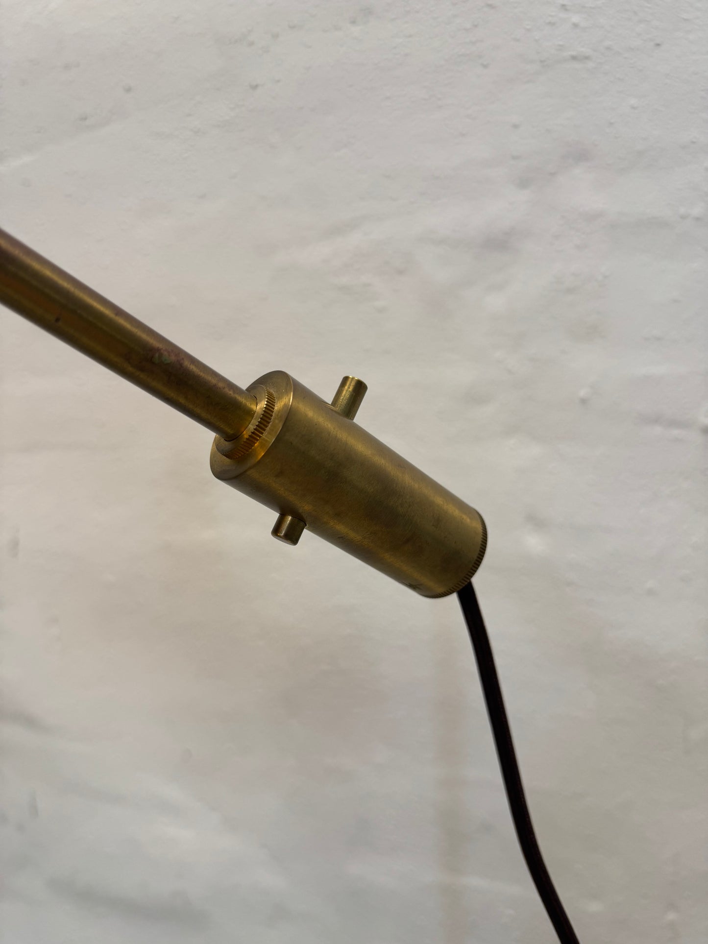 Poul Henningsen “Vandpumpen” Limited Edition i messing med ravfarvet glas.