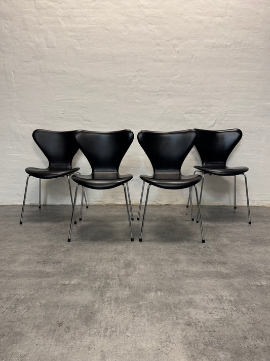 Arne Jacobsen ‘Syveren/3107’ Fritz Hansen.