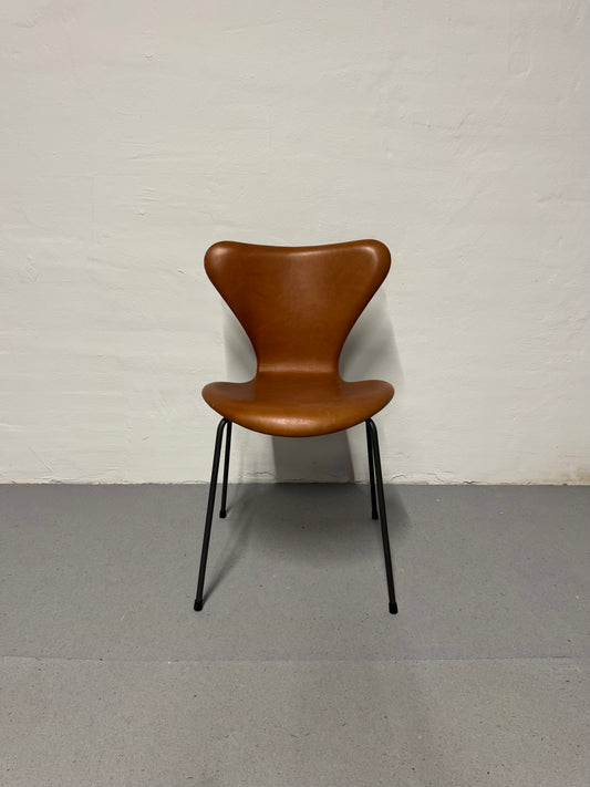 Arne Jacobsen ‘Syveren/3107’ Fritz Hansen.
