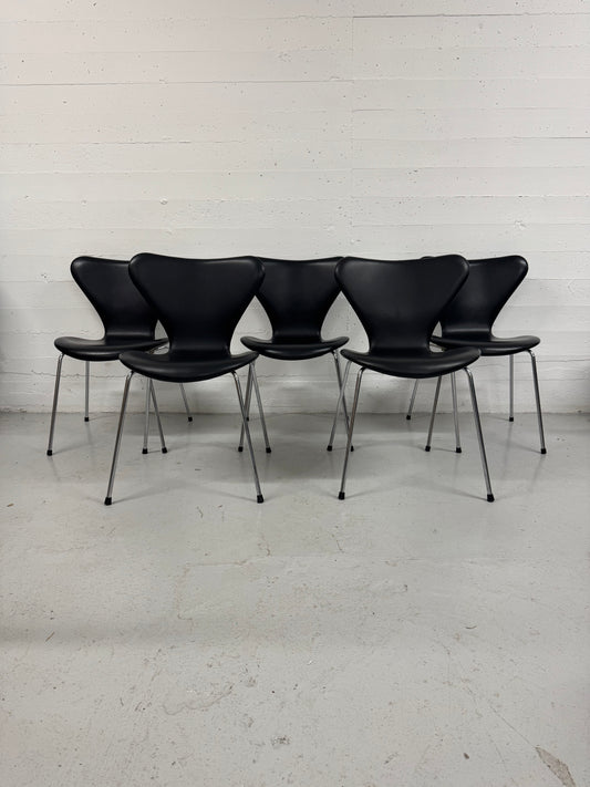 Arne Jacobsen ‘Syveren/3107’ Fritz Hansen.