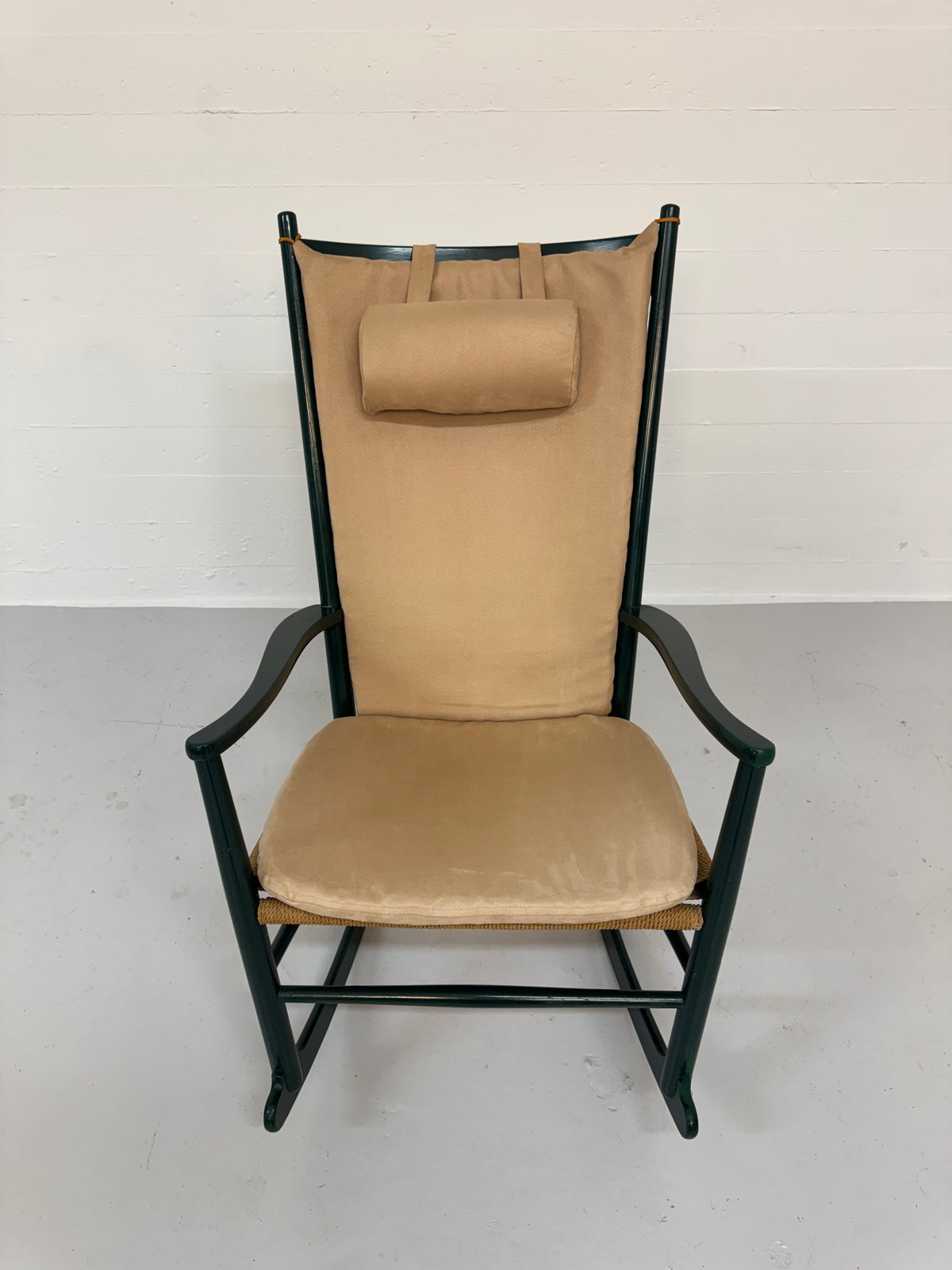 Hans J. Wegner ‘J16’ Fredericia Furniture.