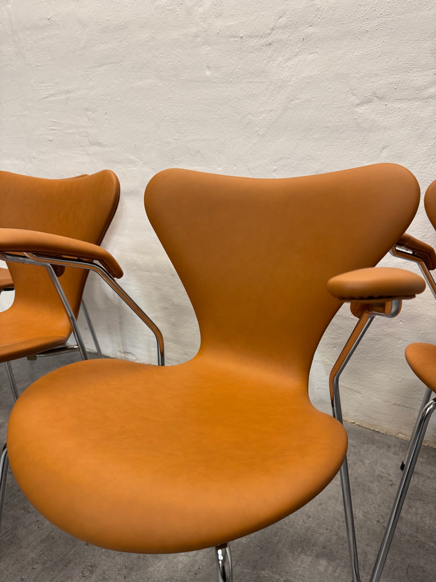 Nypolstret Arne Jacobsen ‘3207’ Fritz Hansen.